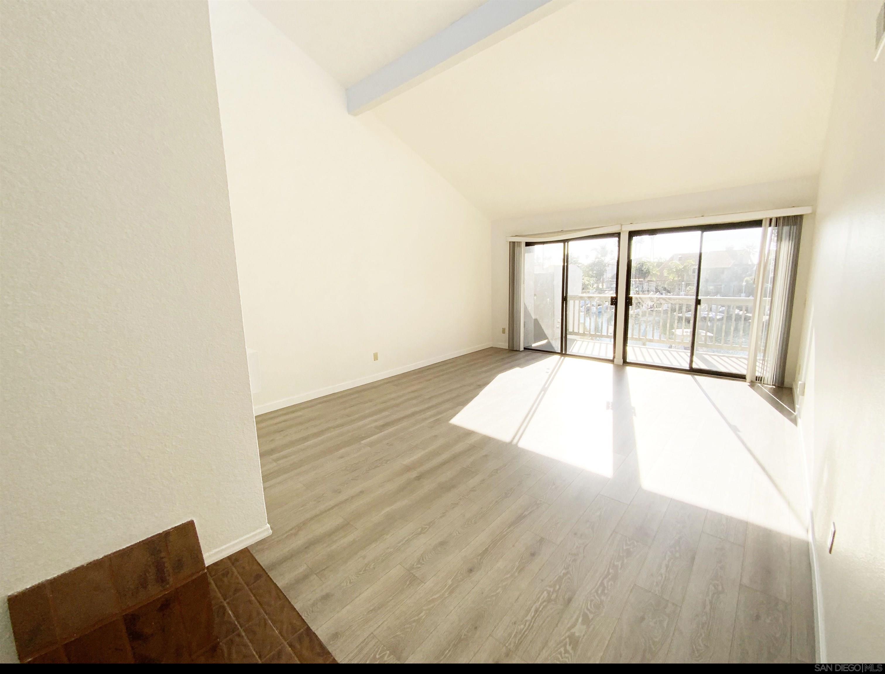 Detail Gallery Image 5 of 23 For 80  Kingston, Coronado,  CA 92118 - 3 Beds | 2 Baths