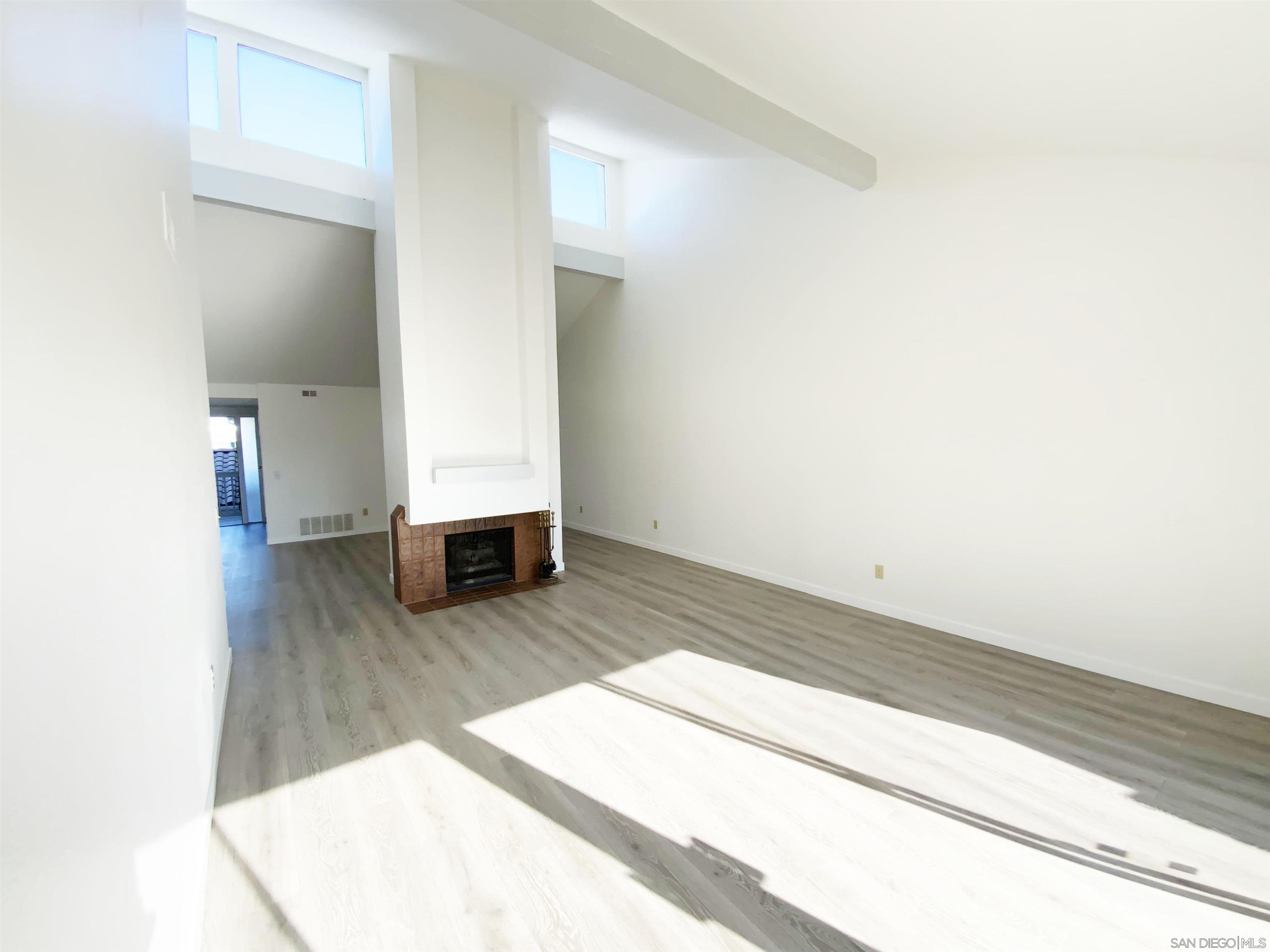 Detail Gallery Image 7 of 23 For 80  Kingston, Coronado,  CA 92118 - 3 Beds | 2 Baths