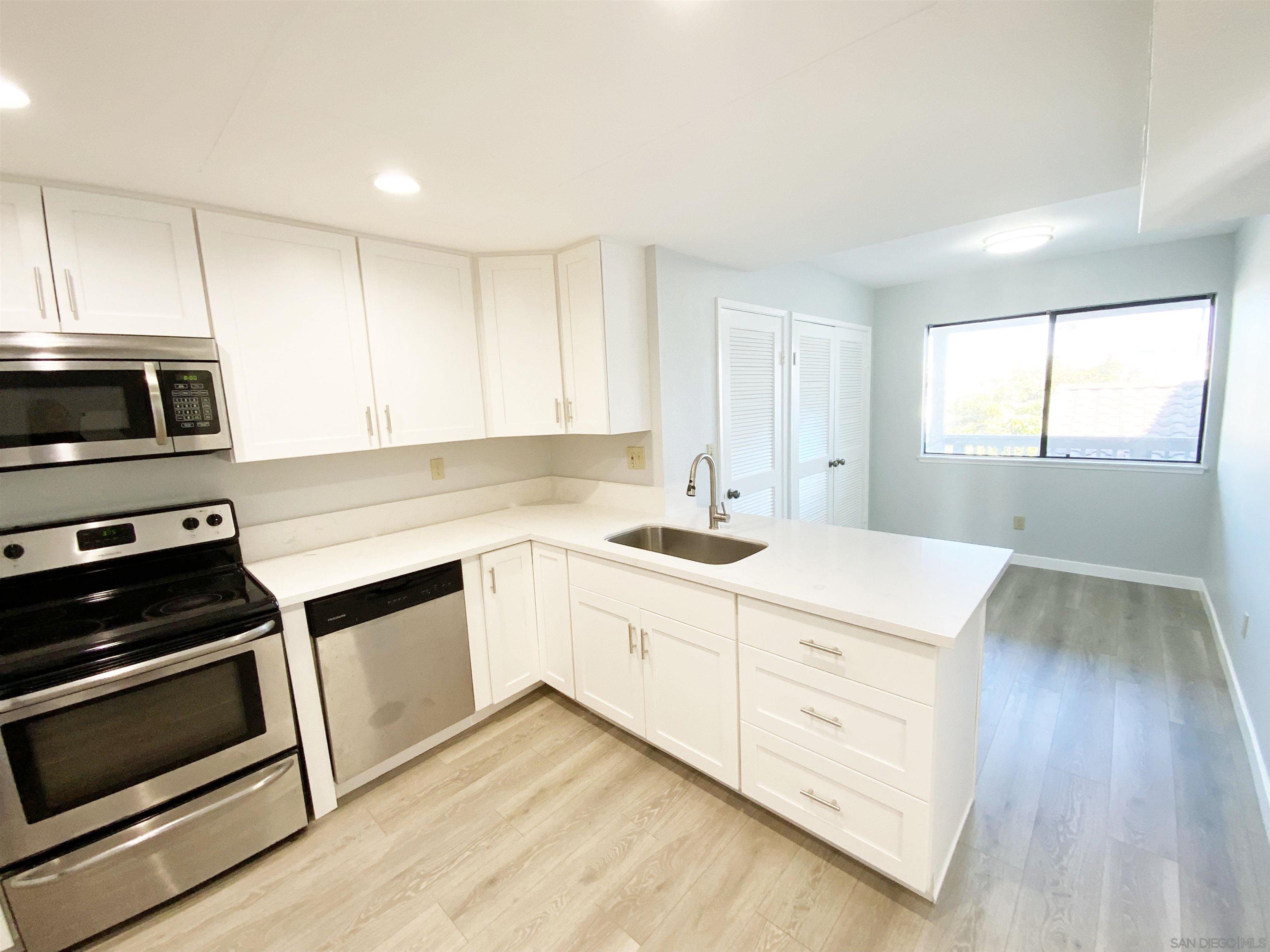 Detail Gallery Image 8 of 23 For 80  Kingston, Coronado,  CA 92118 - 3 Beds | 2 Baths