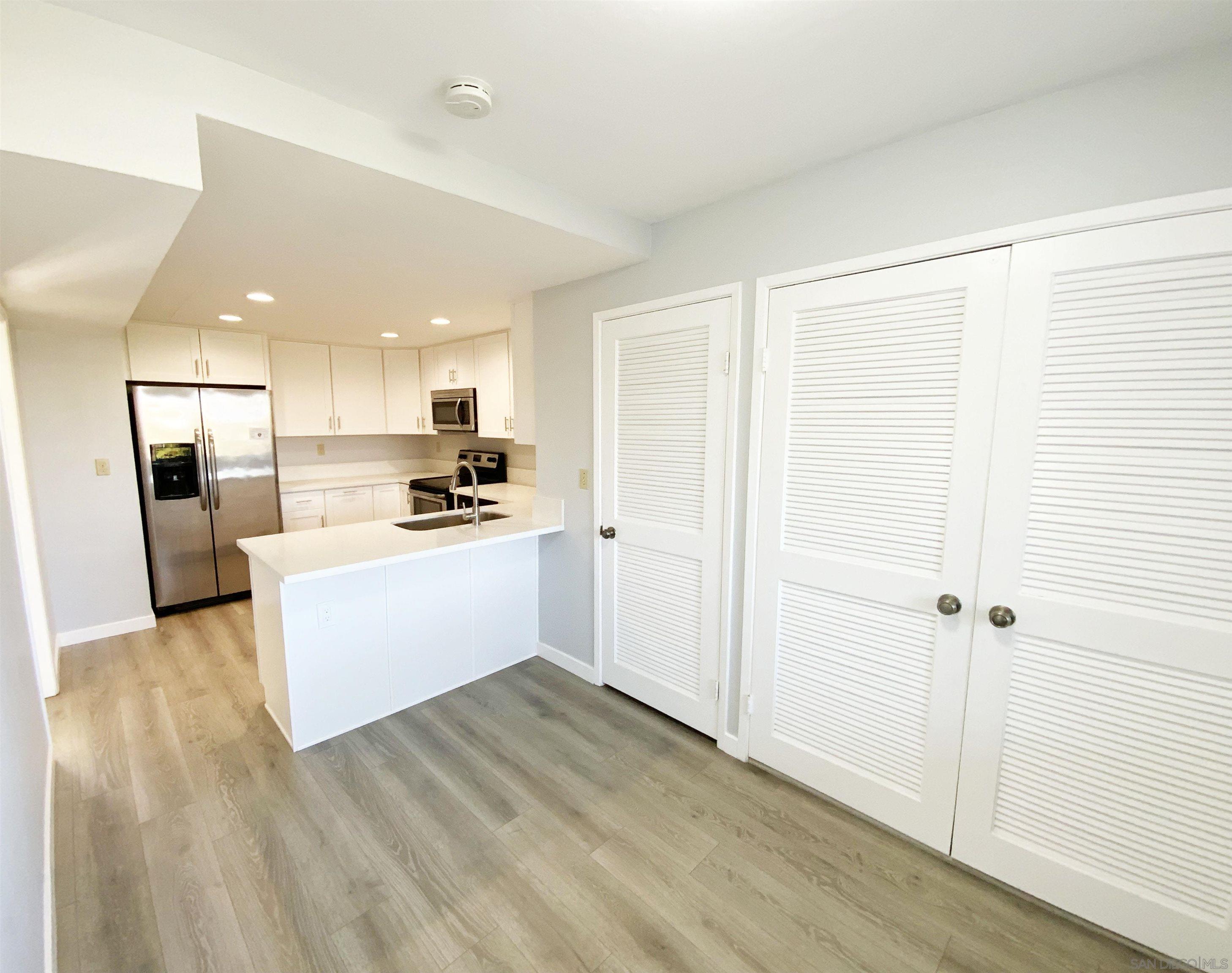 Detail Gallery Image 9 of 23 For 80  Kingston, Coronado,  CA 92118 - 3 Beds | 2 Baths