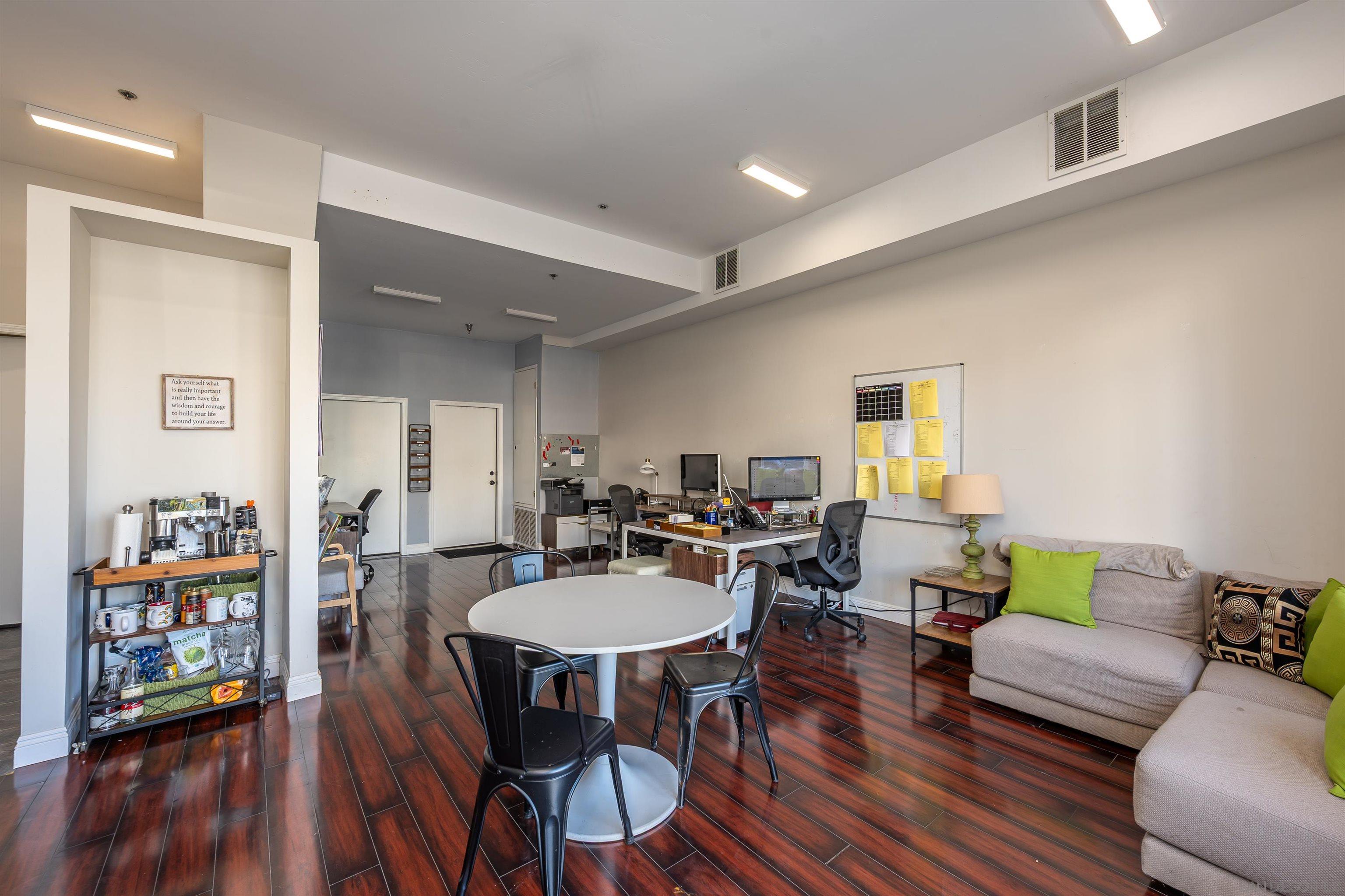 Detail Gallery Image 4 of 10 For 4741  Point Loma Ave, San Diego,  CA 92107 - – Beds | – Baths