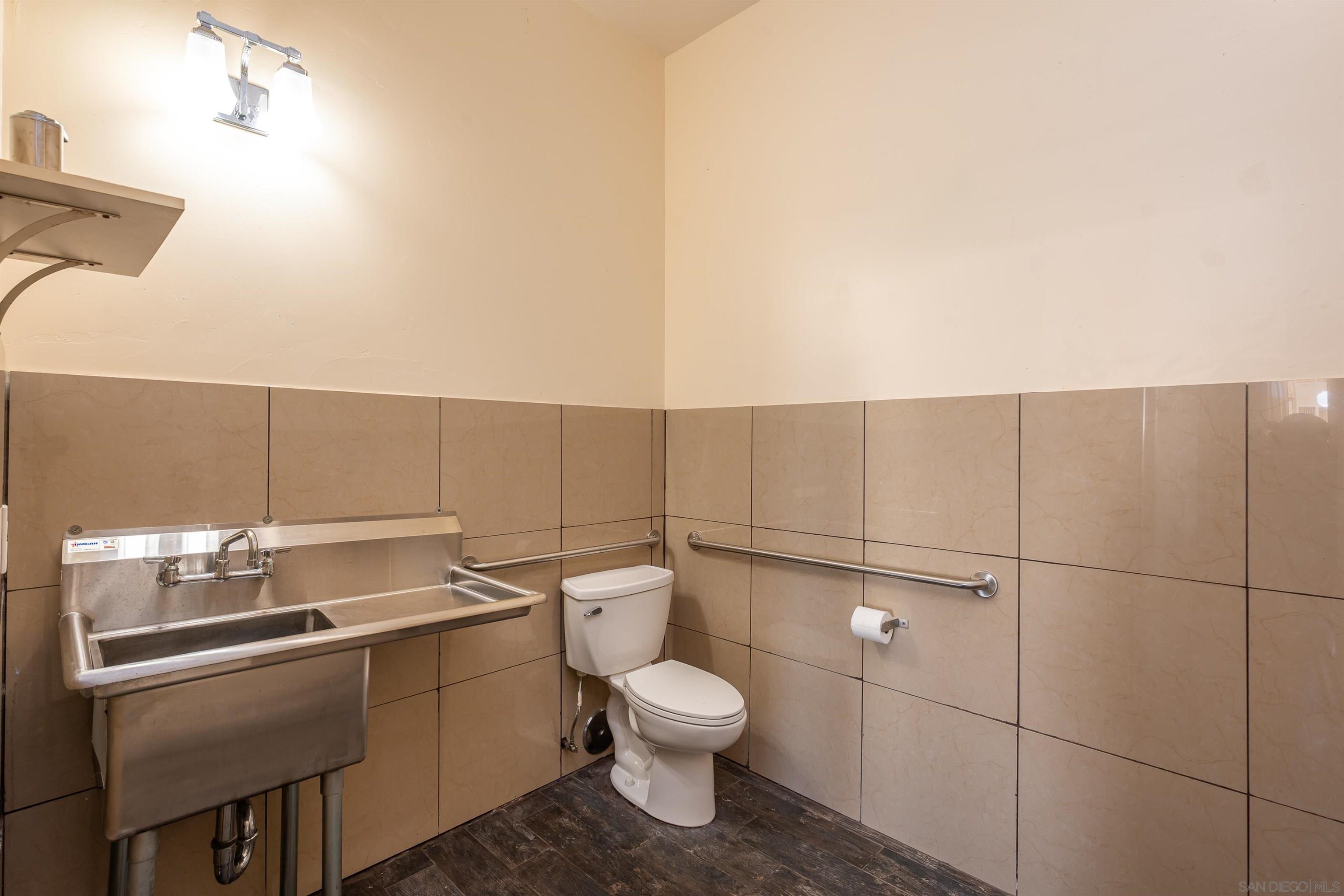 Detail Gallery Image 7 of 10 For 4741  Point Loma Ave, San Diego,  CA 92107 - – Beds | – Baths