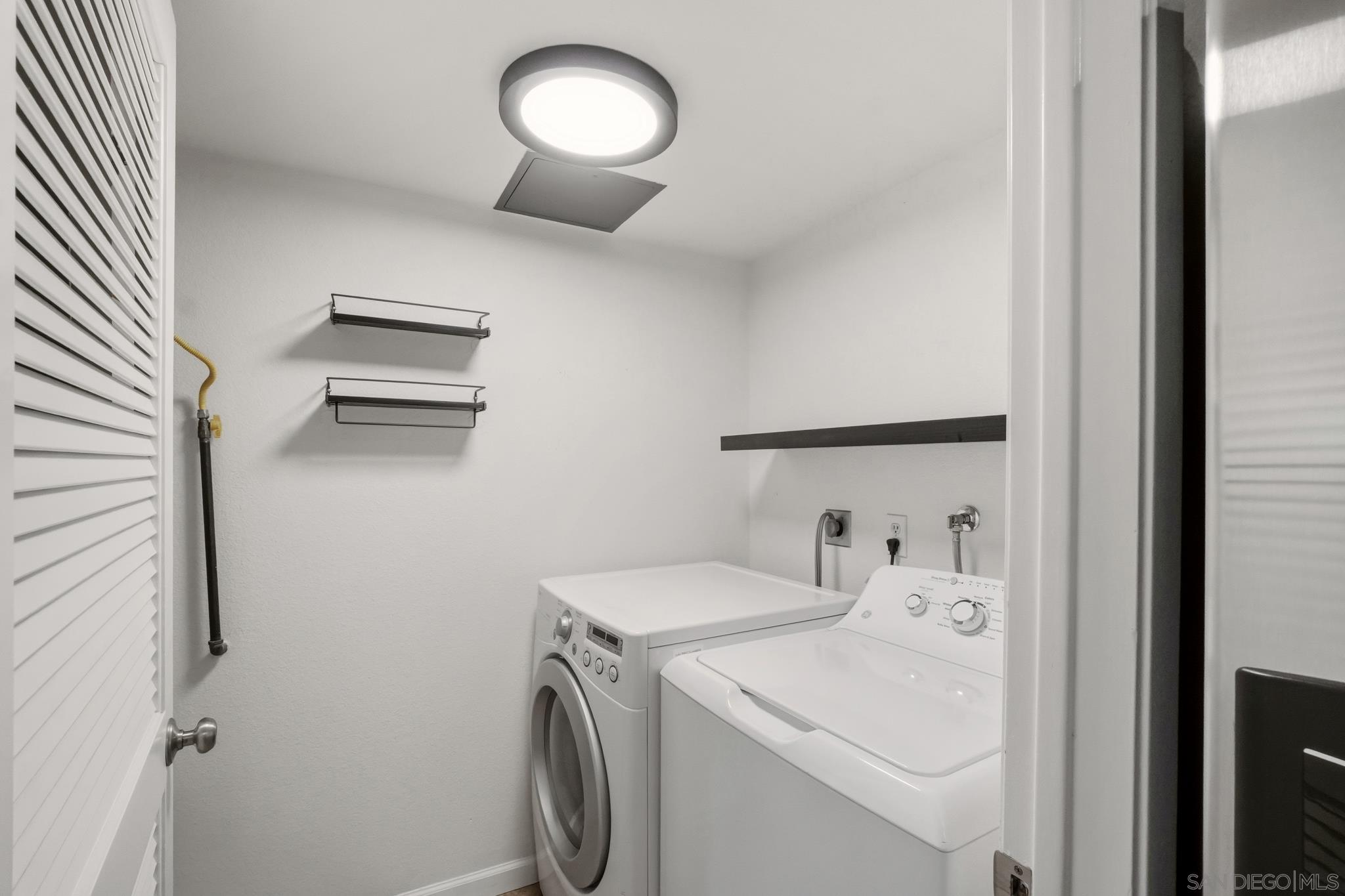 Detail Gallery Image 12 of 27 For 4040  Porte La Paz  #76,  San Diego,  CA 92122 - 2 Beds | 2 Baths