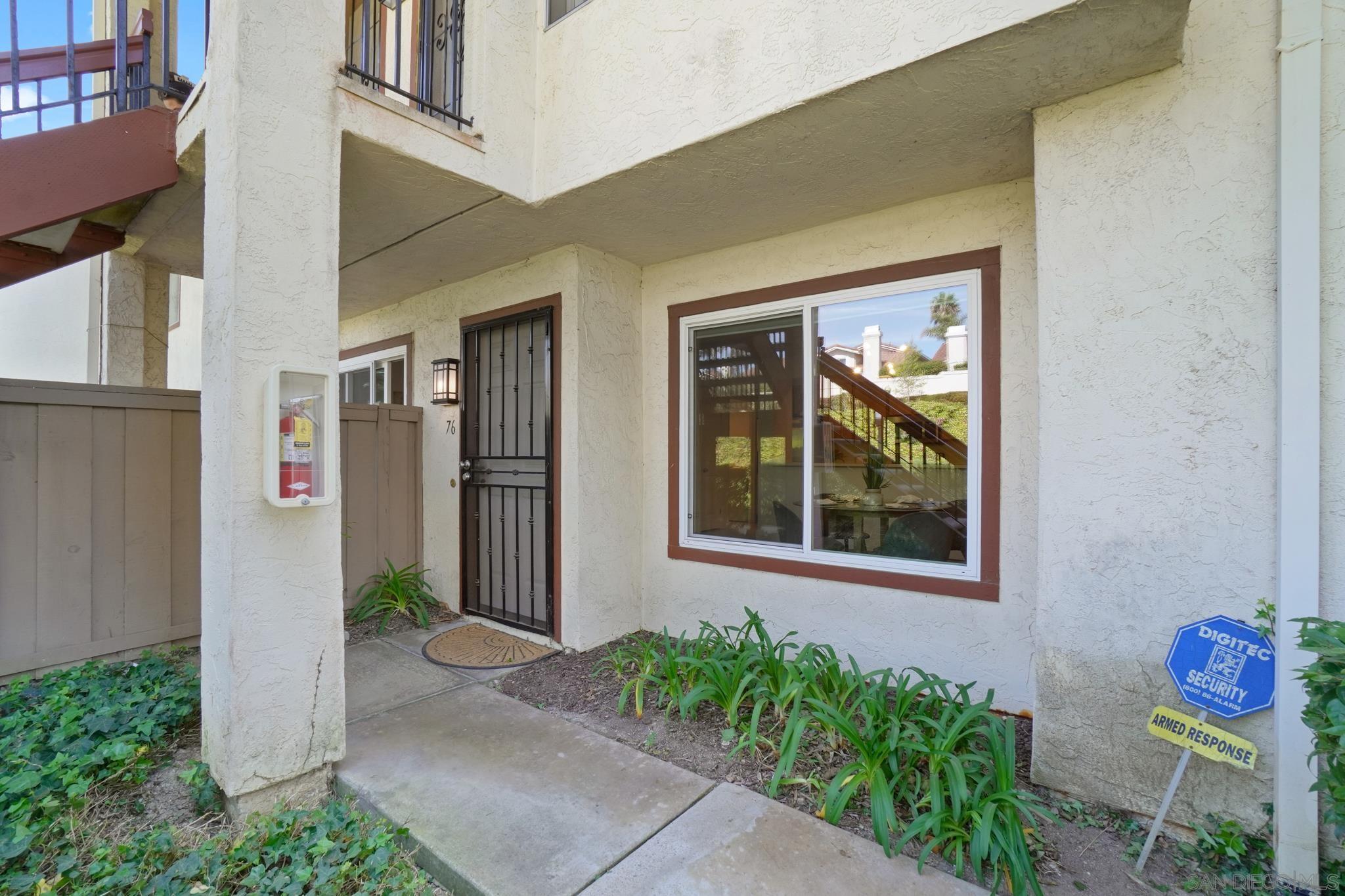 Detail Gallery Image 3 of 27 For 4040  Porte La Paz  #76,  San Diego,  CA 92122 - 2 Beds | 2 Baths