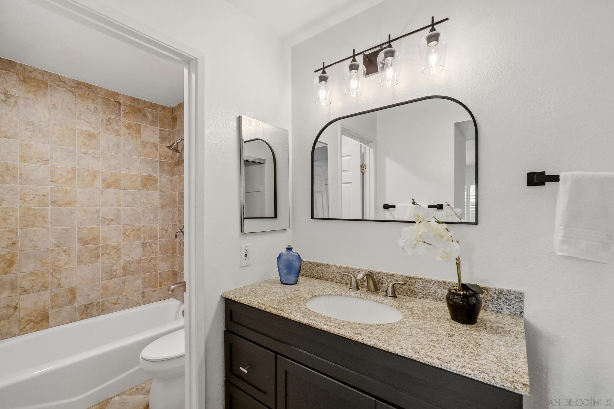 Detail Gallery Image 22 of 27 For 4040  Porte La Paz  #76,  San Diego,  CA 92122 - 2 Beds | 2 Baths