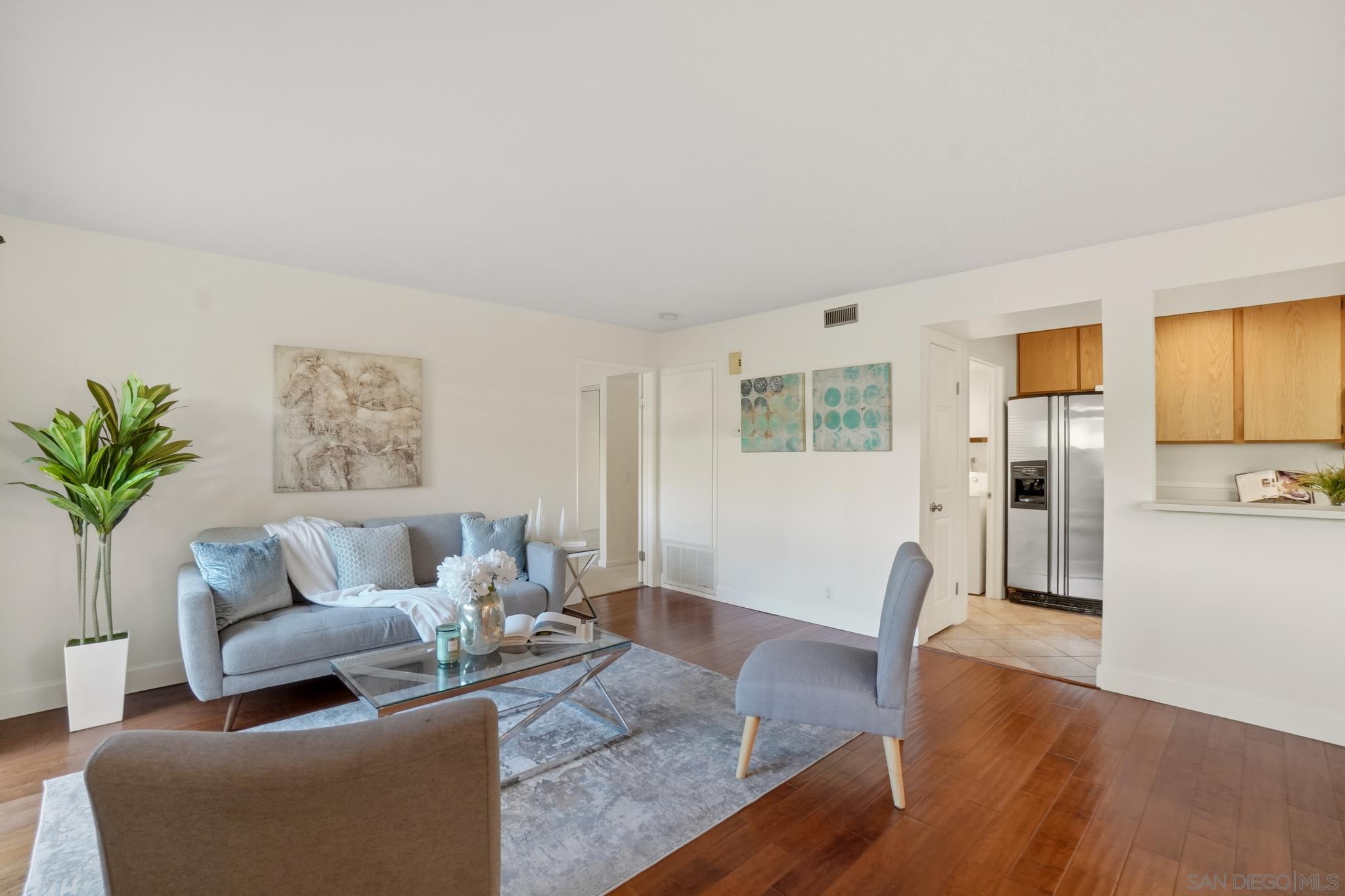 Detail Gallery Image 5 of 27 For 4040  Porte La Paz  #76,  San Diego,  CA 92122 - 2 Beds | 2 Baths