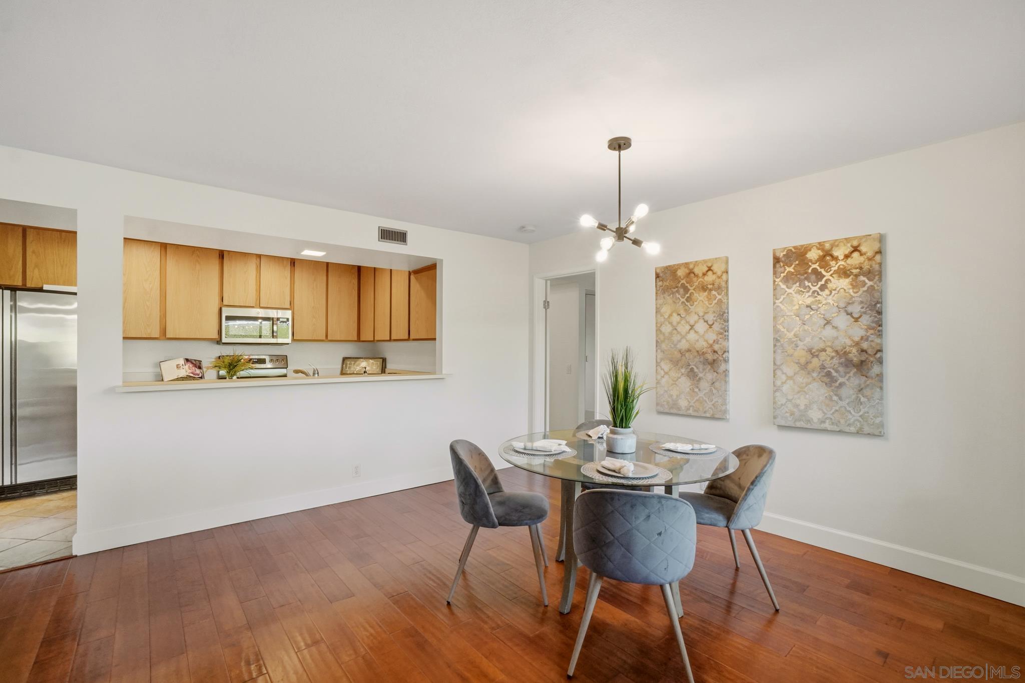 Detail Gallery Image 6 of 27 For 4040  Porte La Paz  #76,  San Diego,  CA 92122 - 2 Beds | 2 Baths