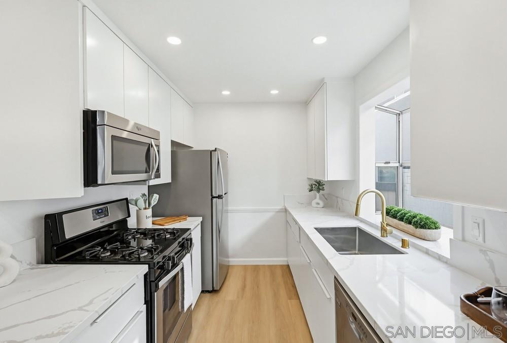 Detail Gallery Image 16 of 58 For 3116  Groton Way  #2,  San Diego,  CA 92110 - 3 Beds | 2 Baths