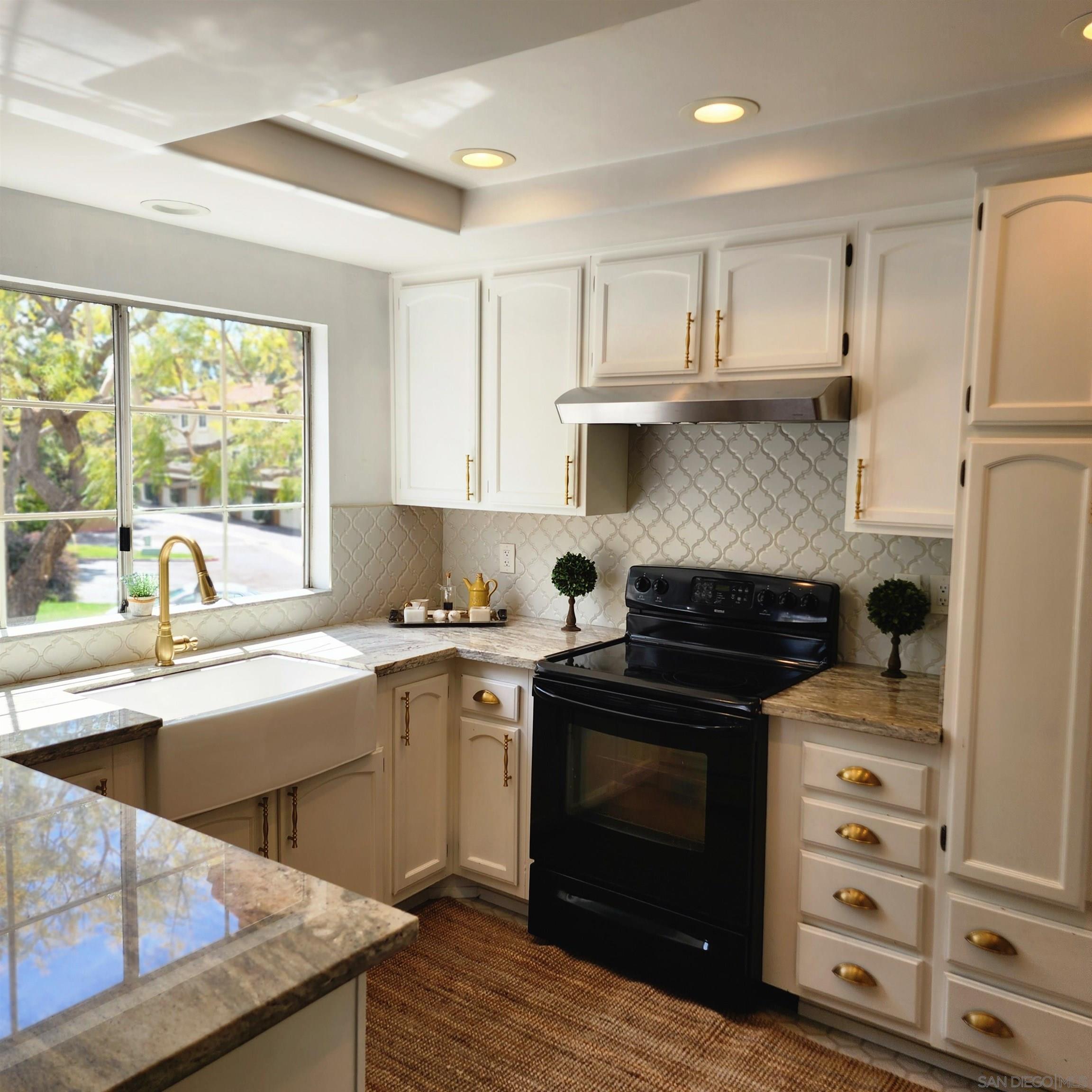 Detail Gallery Image 12 of 25 For 4050  Porte De Palmas  #26,  San Diego,  CA 92122 - 3 Beds | 2/1 Baths