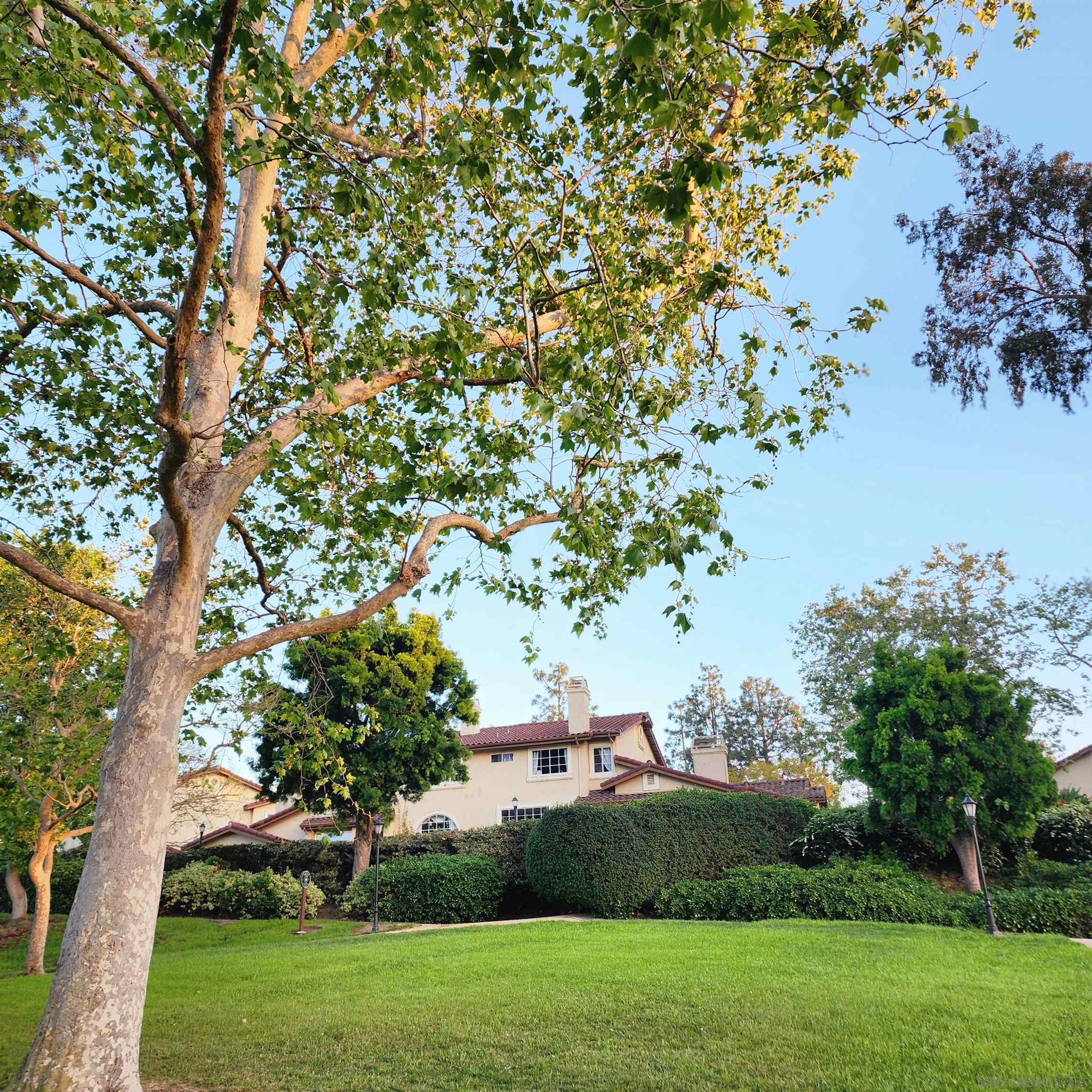 Detail Gallery Image 3 of 25 For 4050  Porte De Palmas  #26,  San Diego,  CA 92122 - 3 Beds | 2/1 Baths