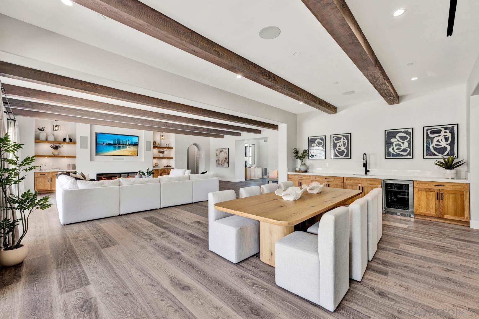 Detail Gallery Image 12 of 39 For 6344  La Pintura Dr, La Jolla,  CA 92037 - 6 Beds | 7/1 Baths