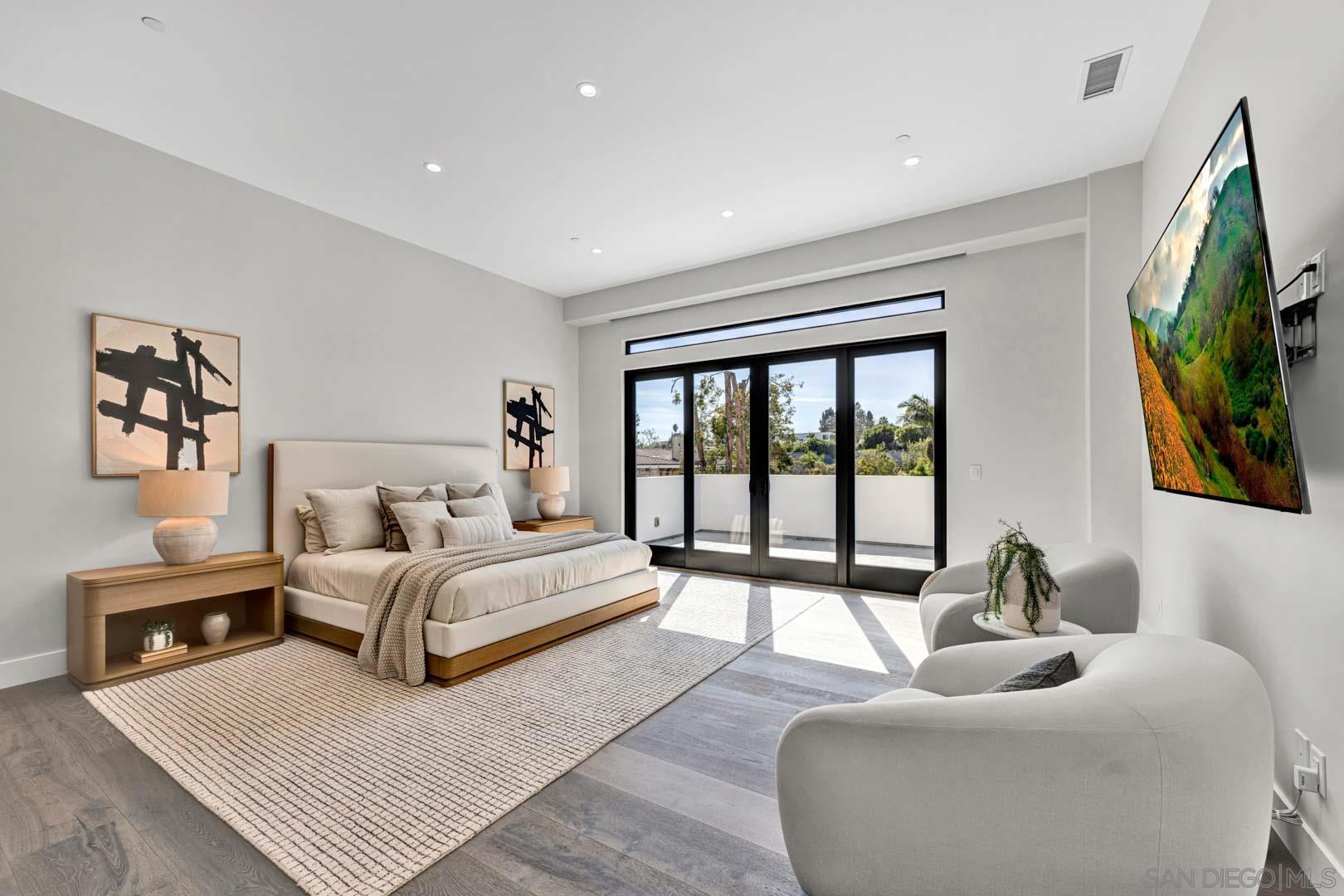 Detail Gallery Image 15 of 39 For 6344  La Pintura Dr, La Jolla,  CA 92037 - 6 Beds | 7/1 Baths