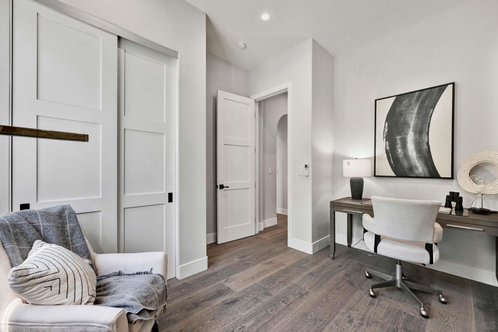 Detail Gallery Image 19 of 39 For 6344  La Pintura Dr, La Jolla,  CA 92037 - 6 Beds | 7/1 Baths