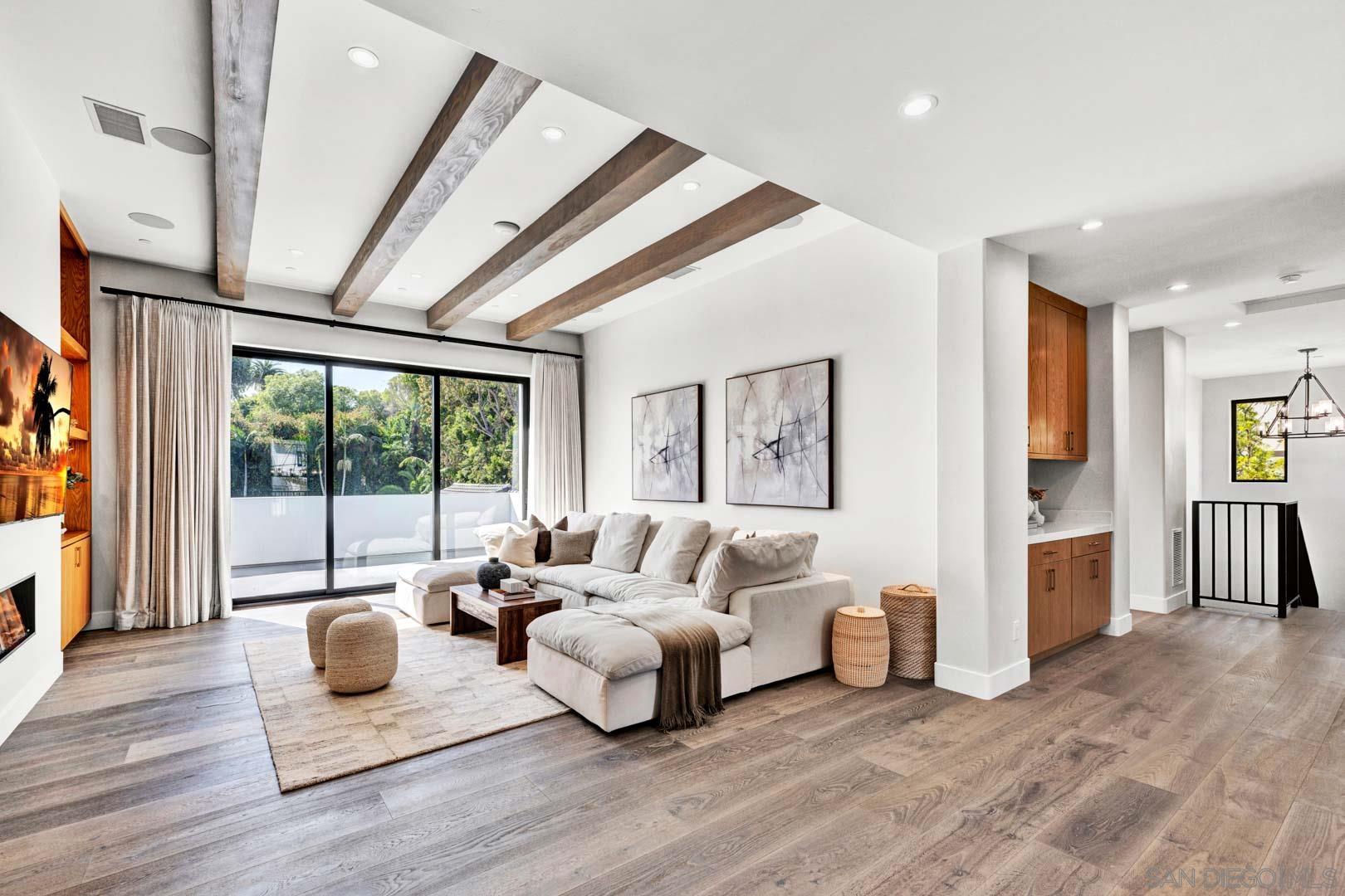 Detail Gallery Image 20 of 39 For 6344  La Pintura Dr, La Jolla,  CA 92037 - 6 Beds | 7/1 Baths