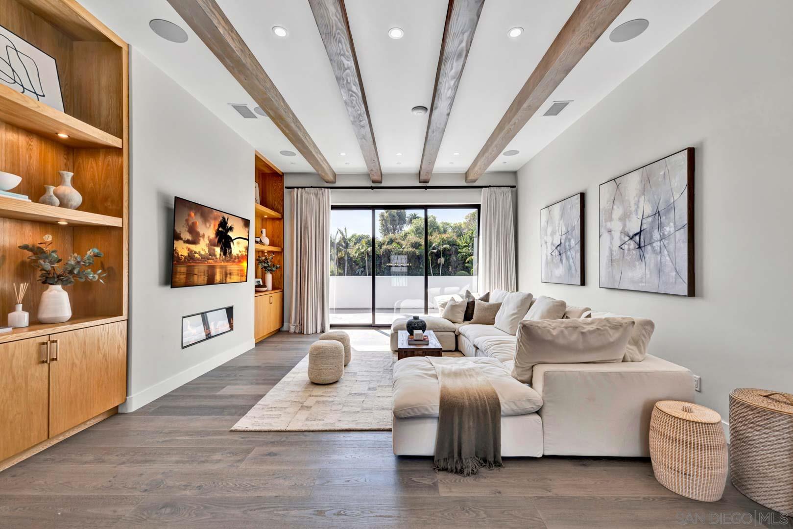 Detail Gallery Image 21 of 39 For 6344  La Pintura Dr, La Jolla,  CA 92037 - 6 Beds | 7/1 Baths