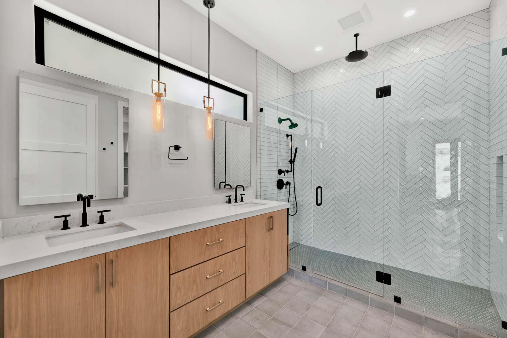 Detail Gallery Image 22 of 39 For 6344  La Pintura Dr, La Jolla,  CA 92037 - 6 Beds | 7/1 Baths