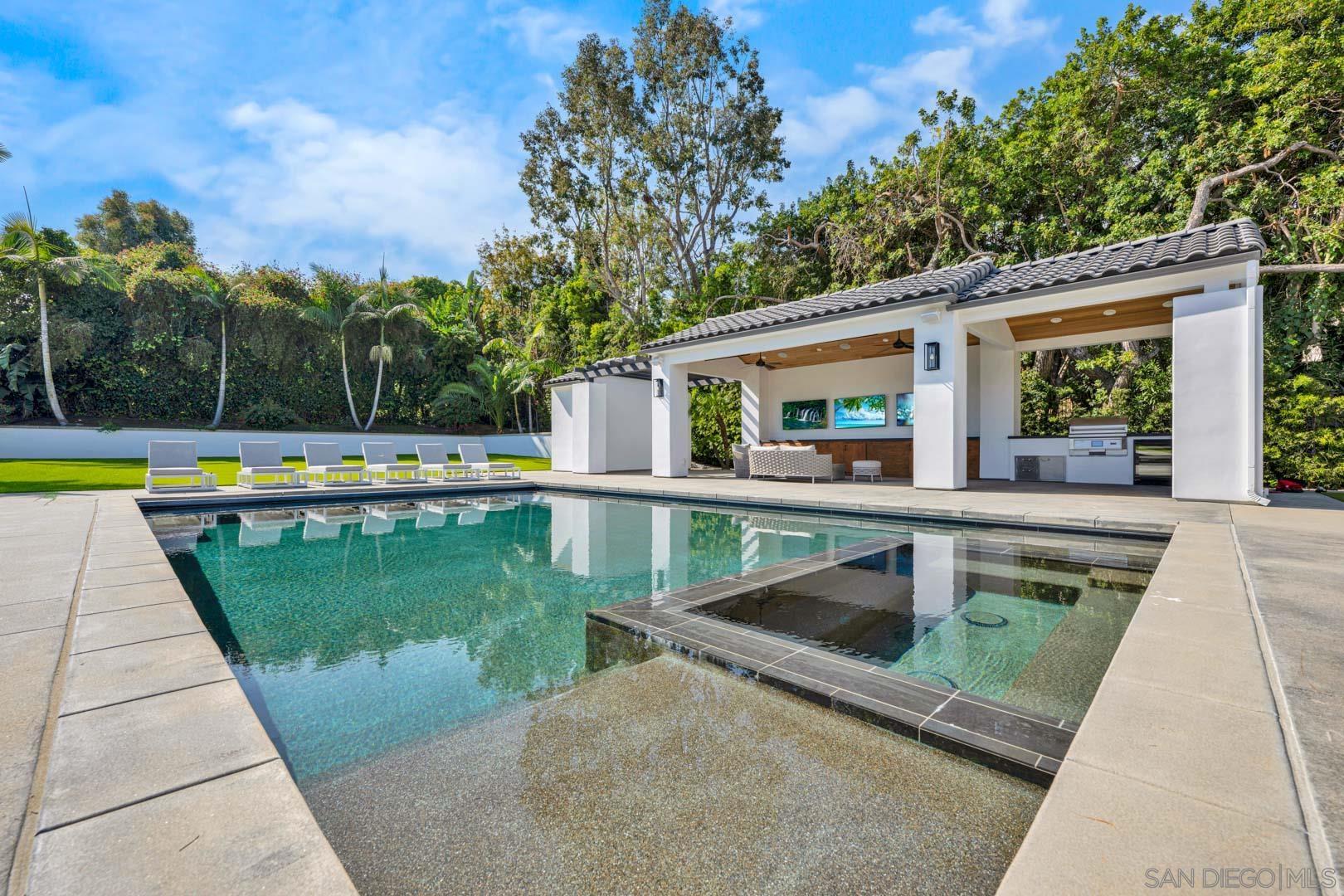 Detail Gallery Image 31 of 39 For 6344  La Pintura Dr, La Jolla,  CA 92037 - 6 Beds | 7/1 Baths