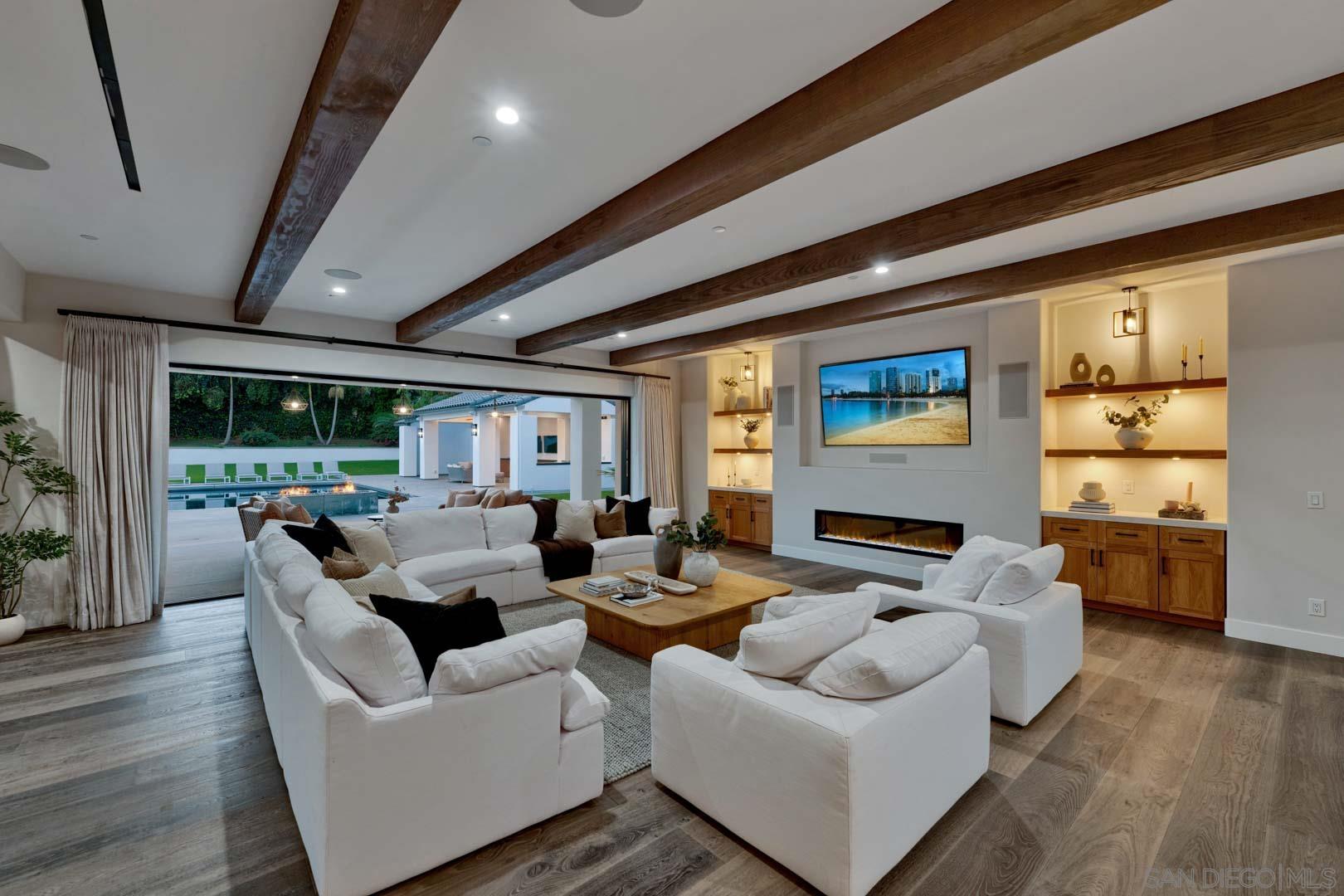 Detail Gallery Image 34 of 39 For 6344  La Pintura Dr, La Jolla,  CA 92037 - 6 Beds | 7/1 Baths