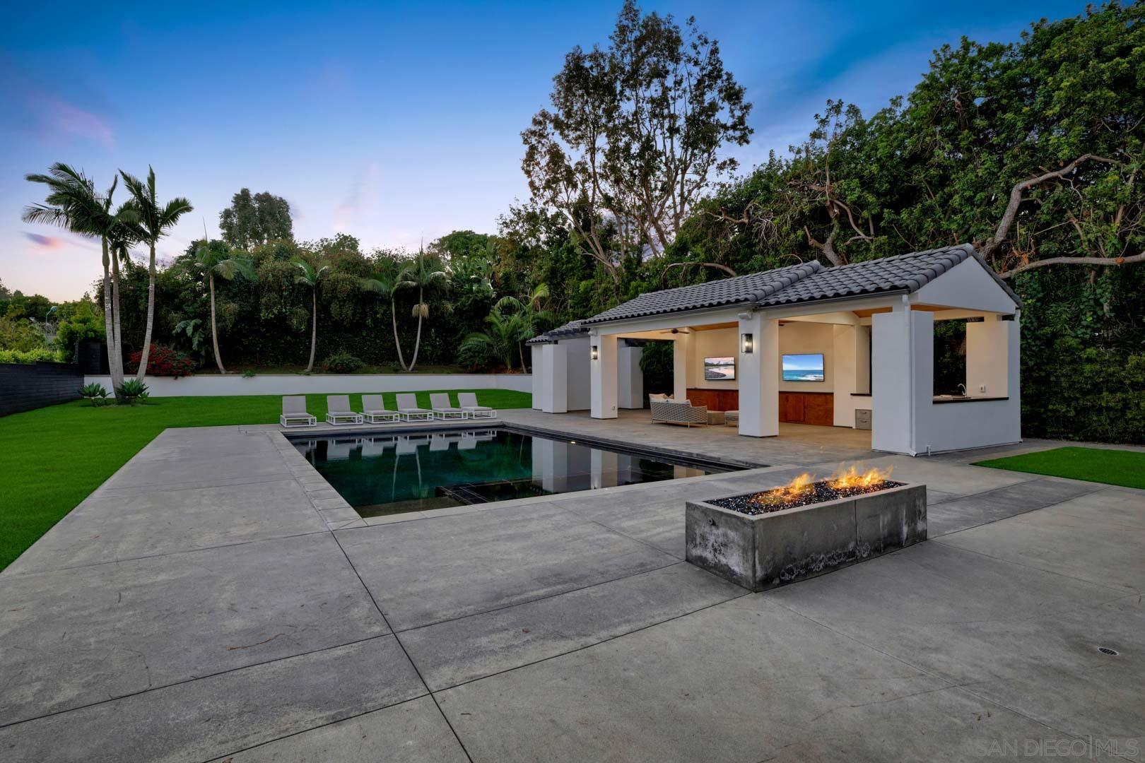 Detail Gallery Image 36 of 39 For 6344  La Pintura Dr, La Jolla,  CA 92037 - 6 Beds | 7/1 Baths