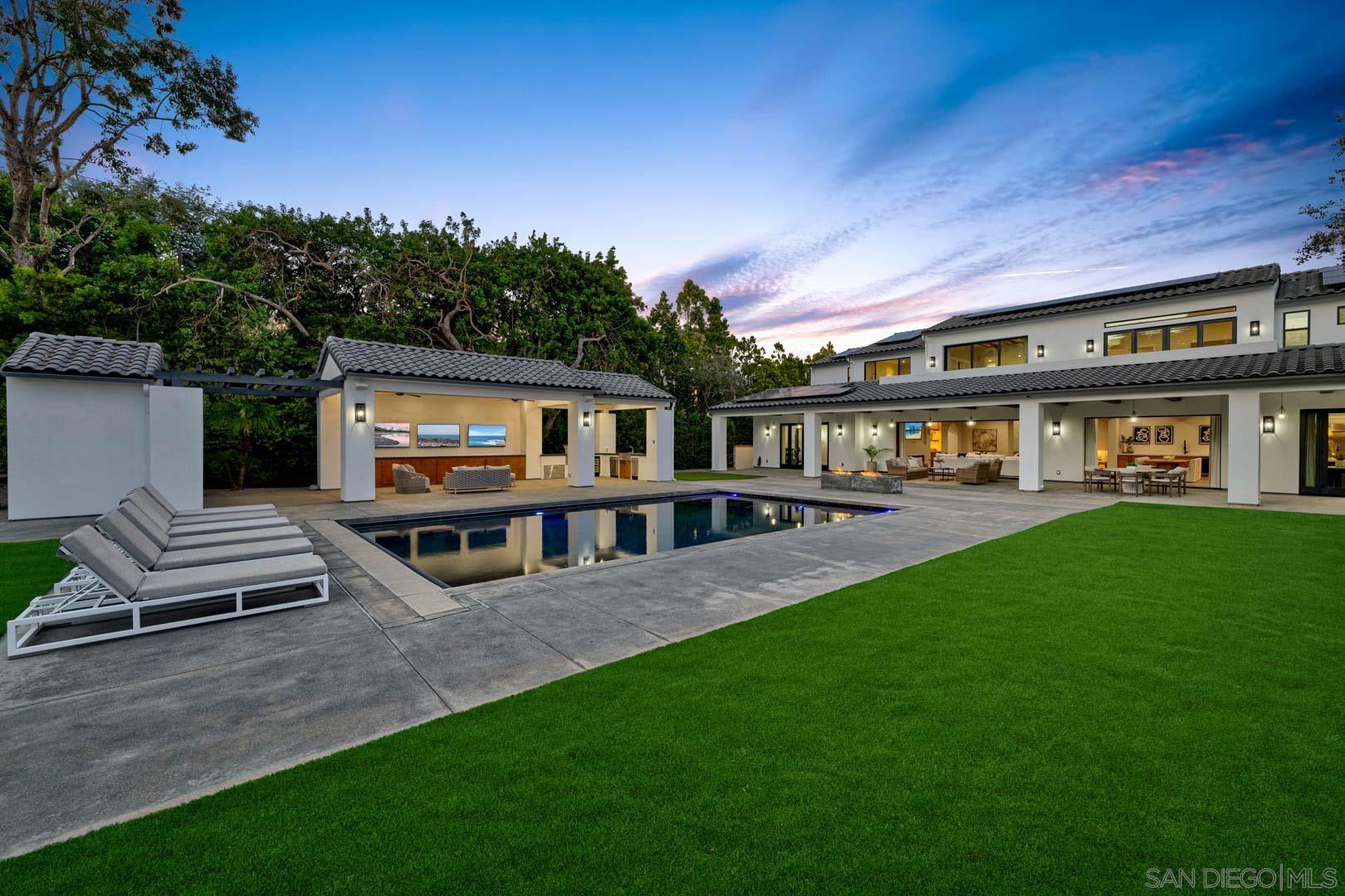 Detail Gallery Image 37 of 39 For 6344  La Pintura Dr, La Jolla,  CA 92037 - 6 Beds | 7/1 Baths