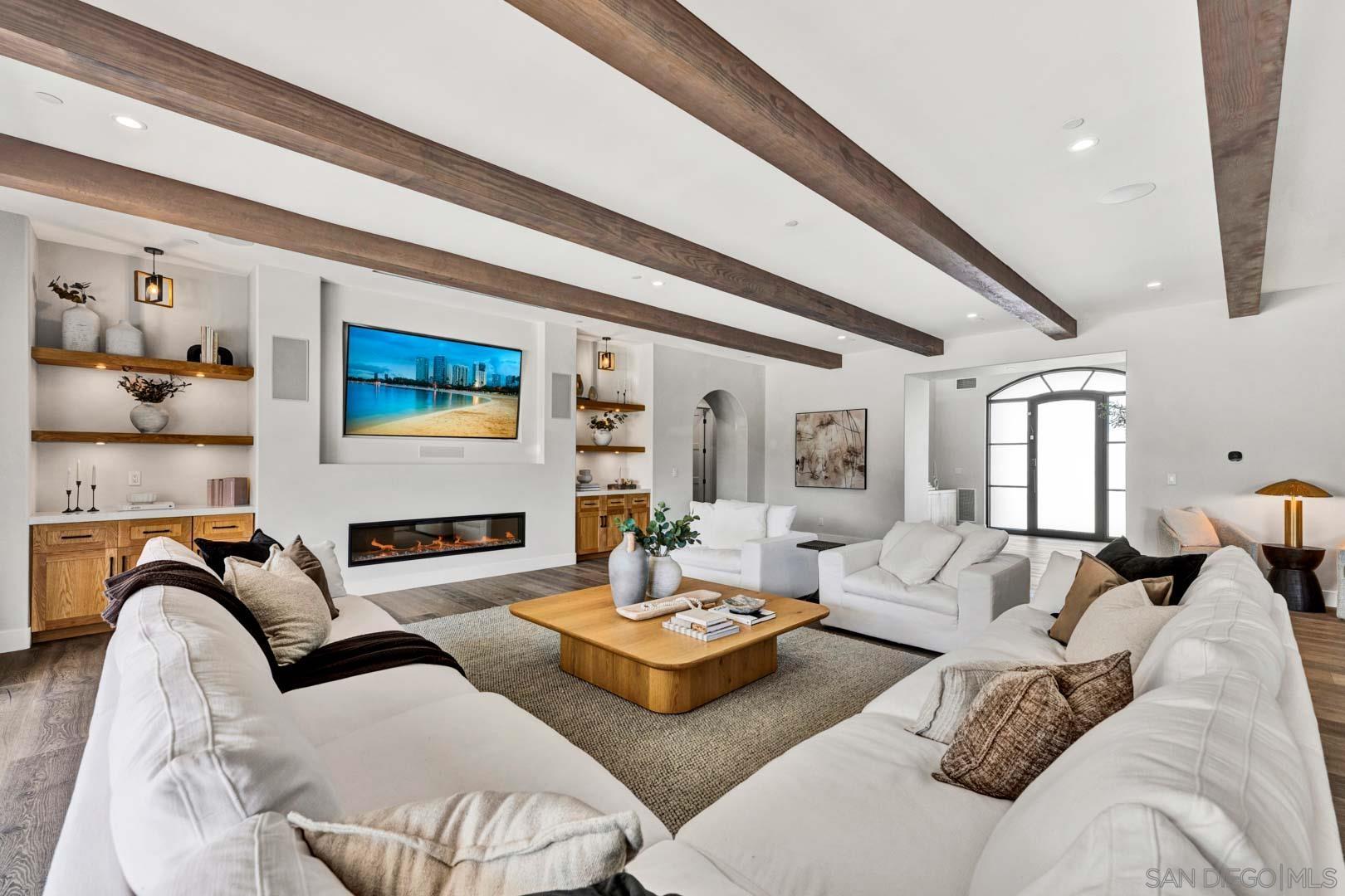 Detail Gallery Image 9 of 39 For 6344  La Pintura Dr, La Jolla,  CA 92037 - 6 Beds | 7/1 Baths