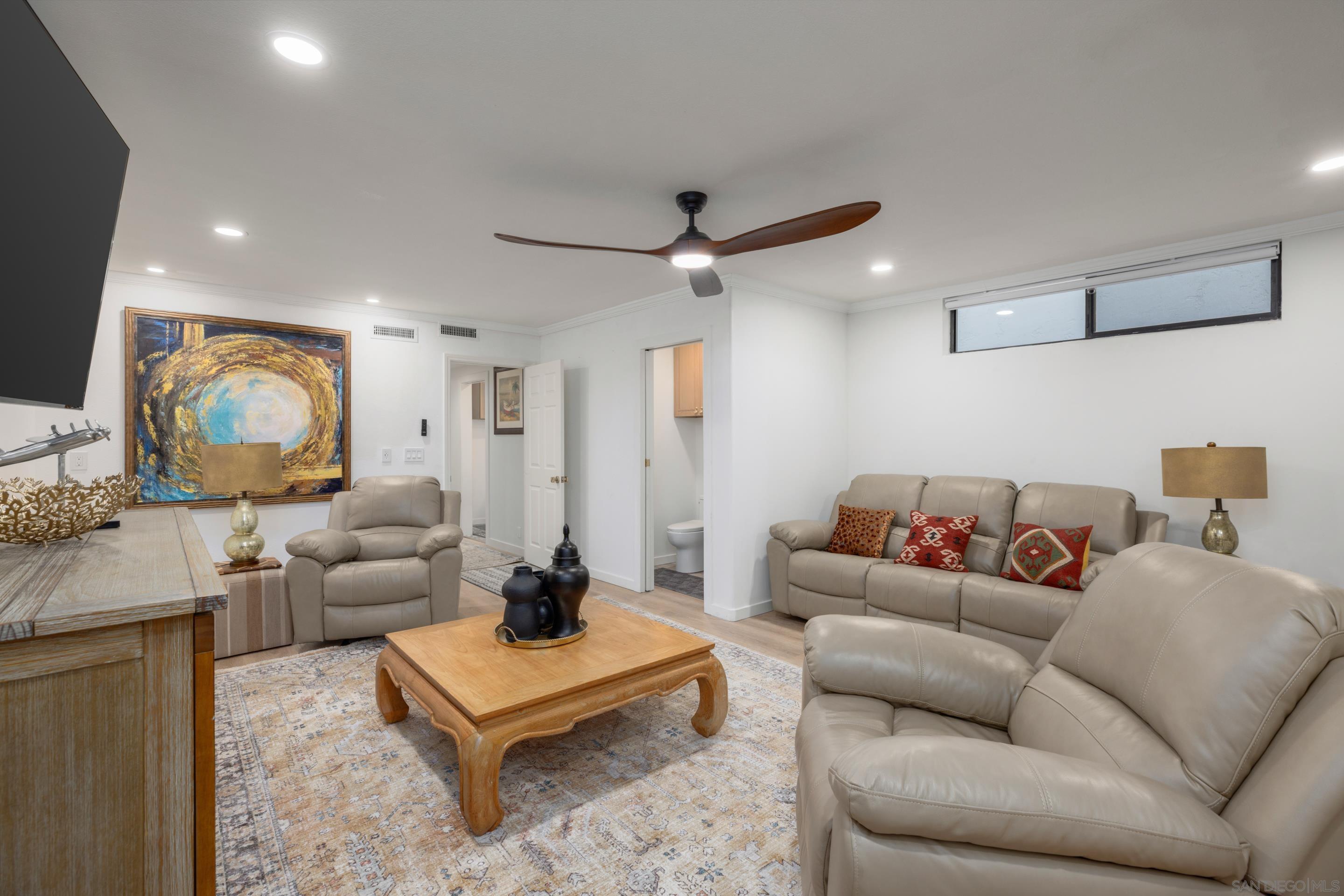 Detail Gallery Image 12 of 32 For 331  Alameda Blvd, Coronado,  CA 92118 - 7 Beds | 3/2 Baths