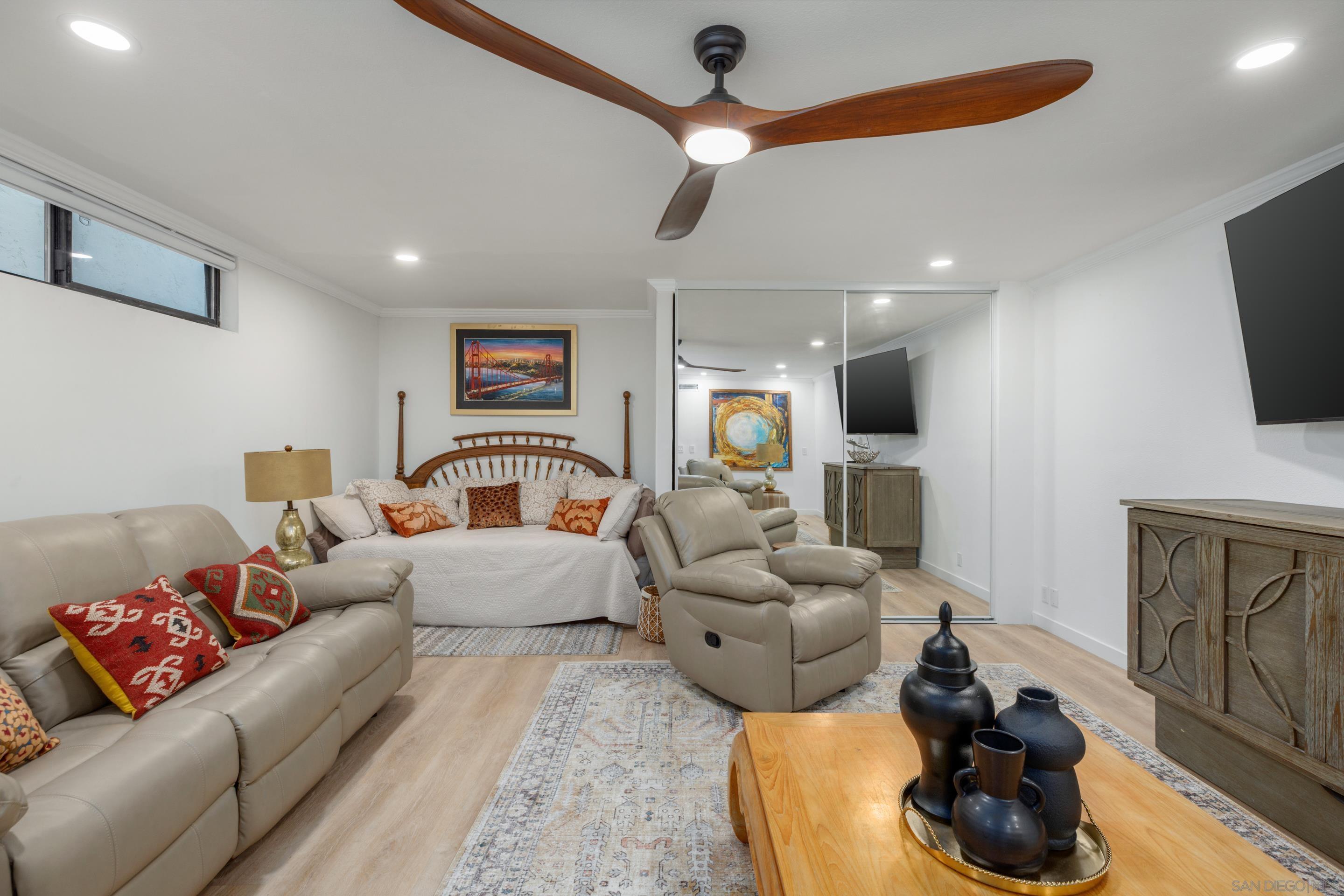 Detail Gallery Image 13 of 32 For 331  Alameda Blvd, Coronado,  CA 92118 - 7 Beds | 3/2 Baths