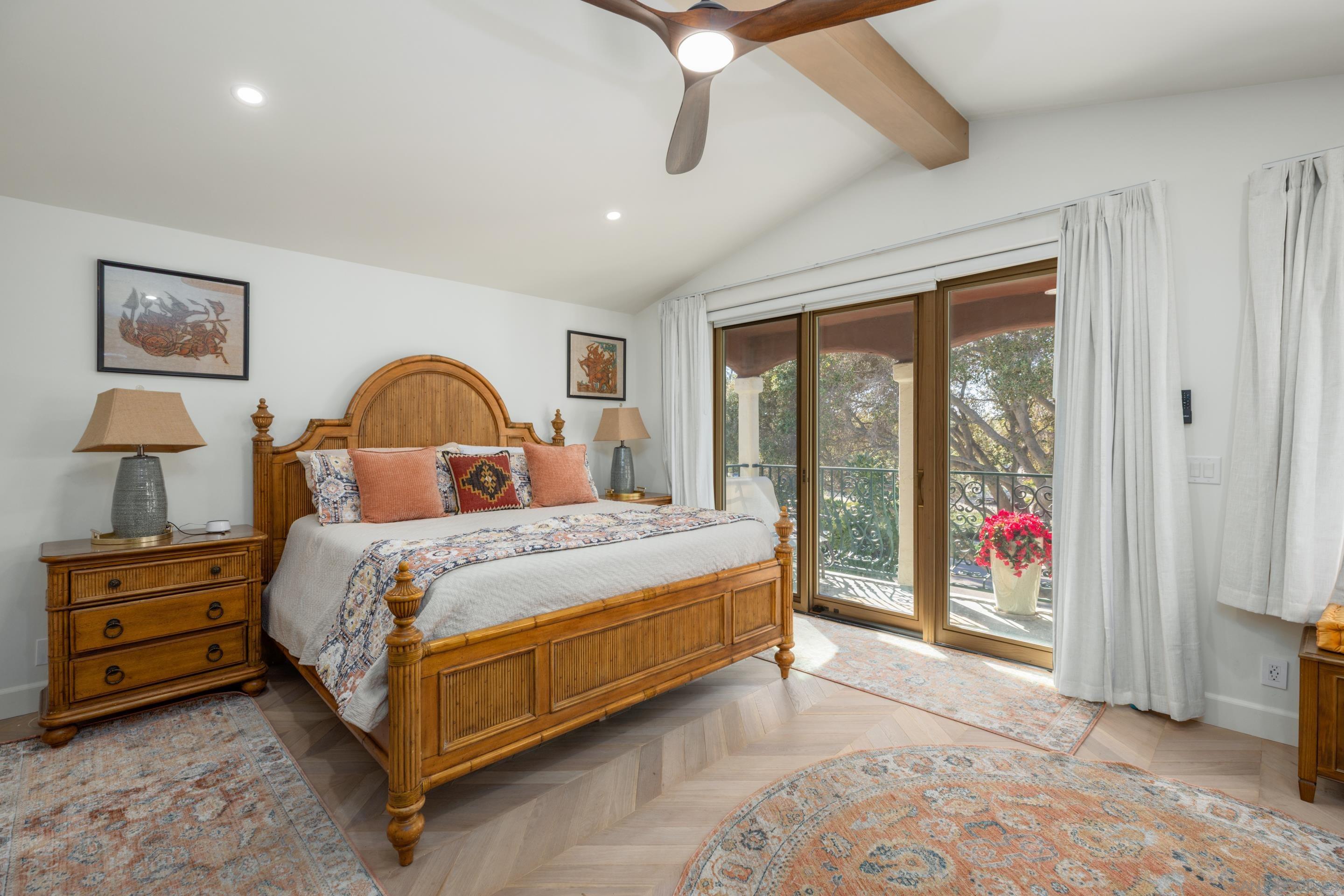 Detail Gallery Image 14 of 32 For 331  Alameda Blvd, Coronado,  CA 92118 - 7 Beds | 3/2 Baths