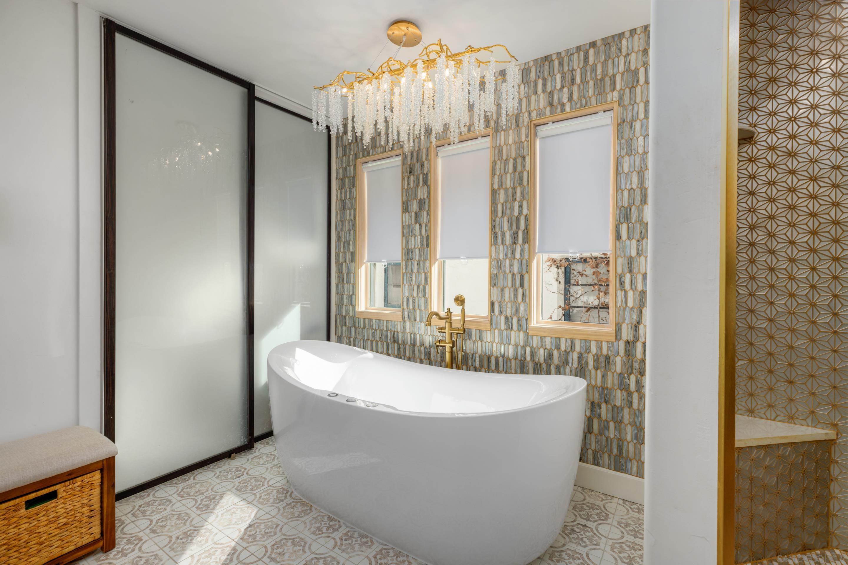 Detail Gallery Image 16 of 32 For 331  Alameda Blvd, Coronado,  CA 92118 - 7 Beds | 3/2 Baths