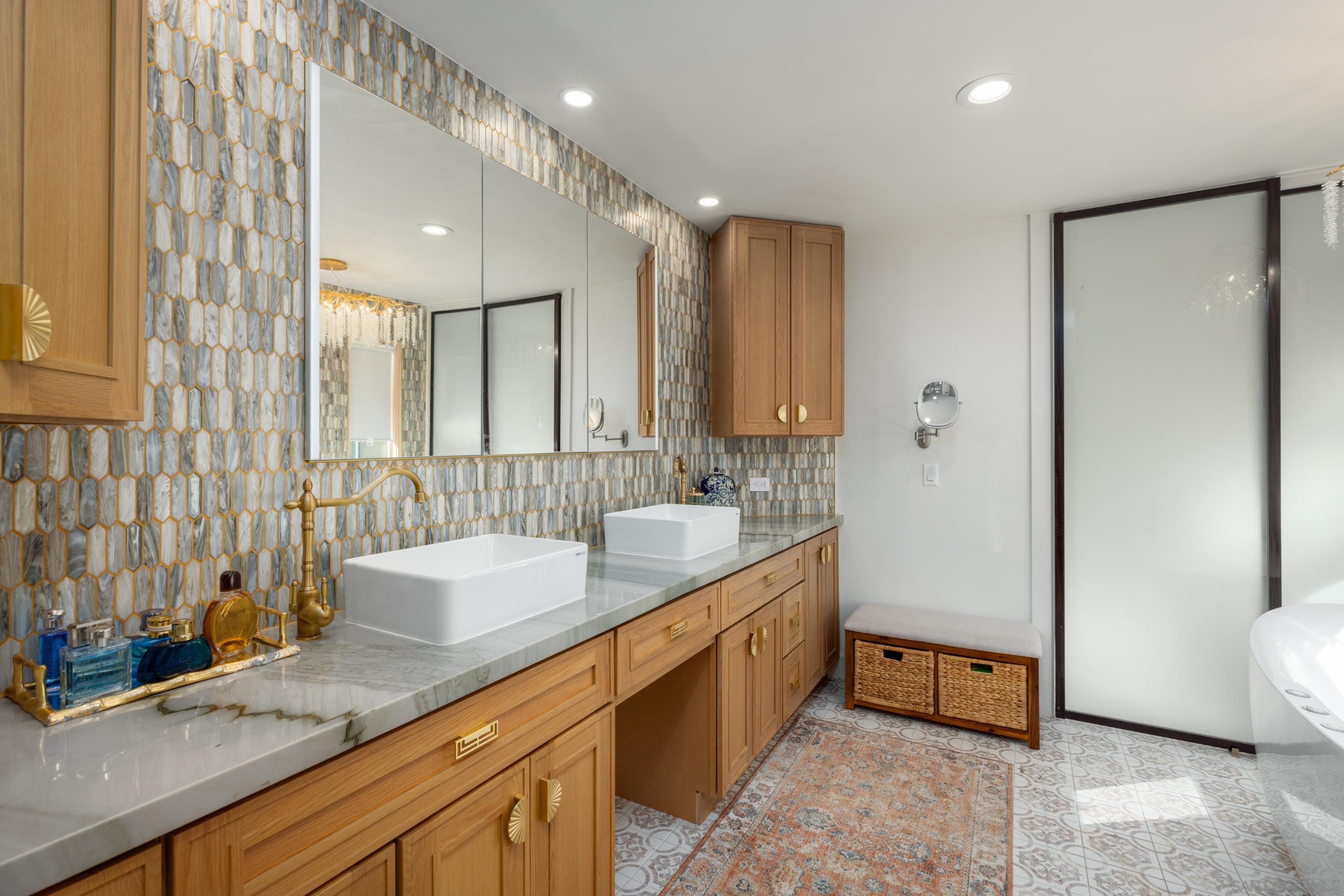 Detail Gallery Image 17 of 32 For 331  Alameda Blvd, Coronado,  CA 92118 - 7 Beds | 3/2 Baths