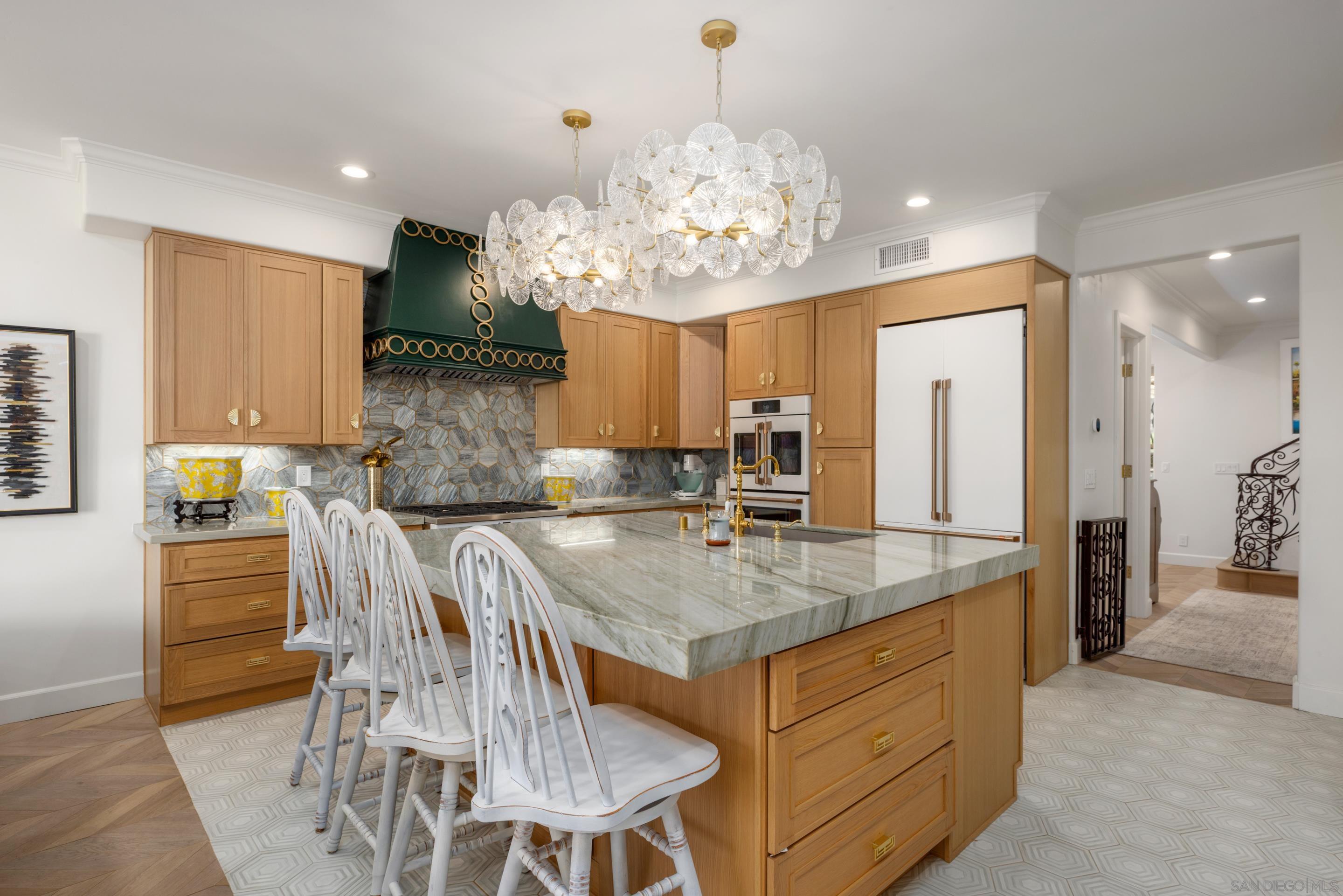 Detail Gallery Image 9 of 32 For 331  Alameda Blvd, Coronado,  CA 92118 - 7 Beds | 3/2 Baths