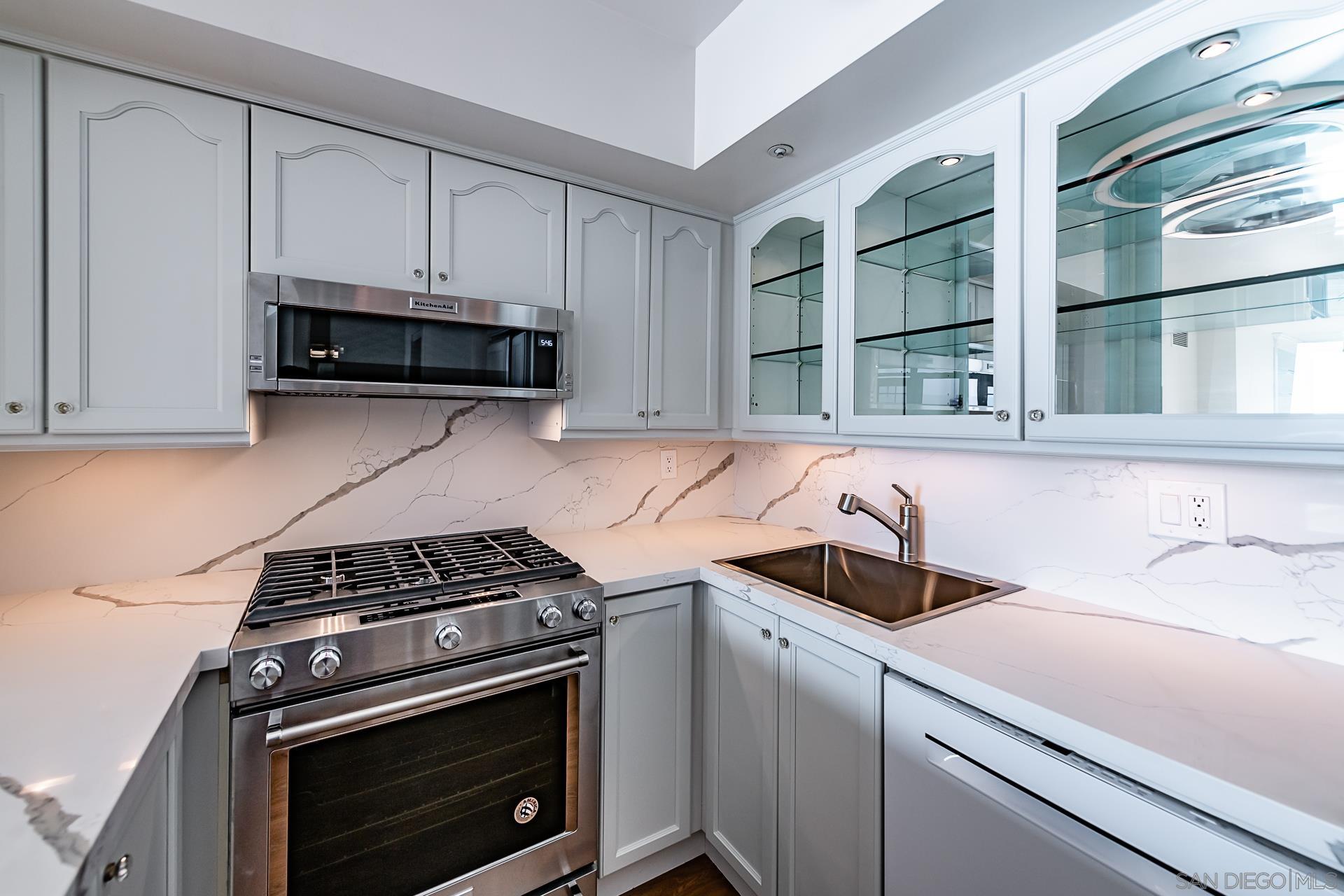 Detail Gallery Image 14 of 41 For 500 W Harbor Dr  720, San Diego,  CA 92101 - 2 Beds | 2 Baths