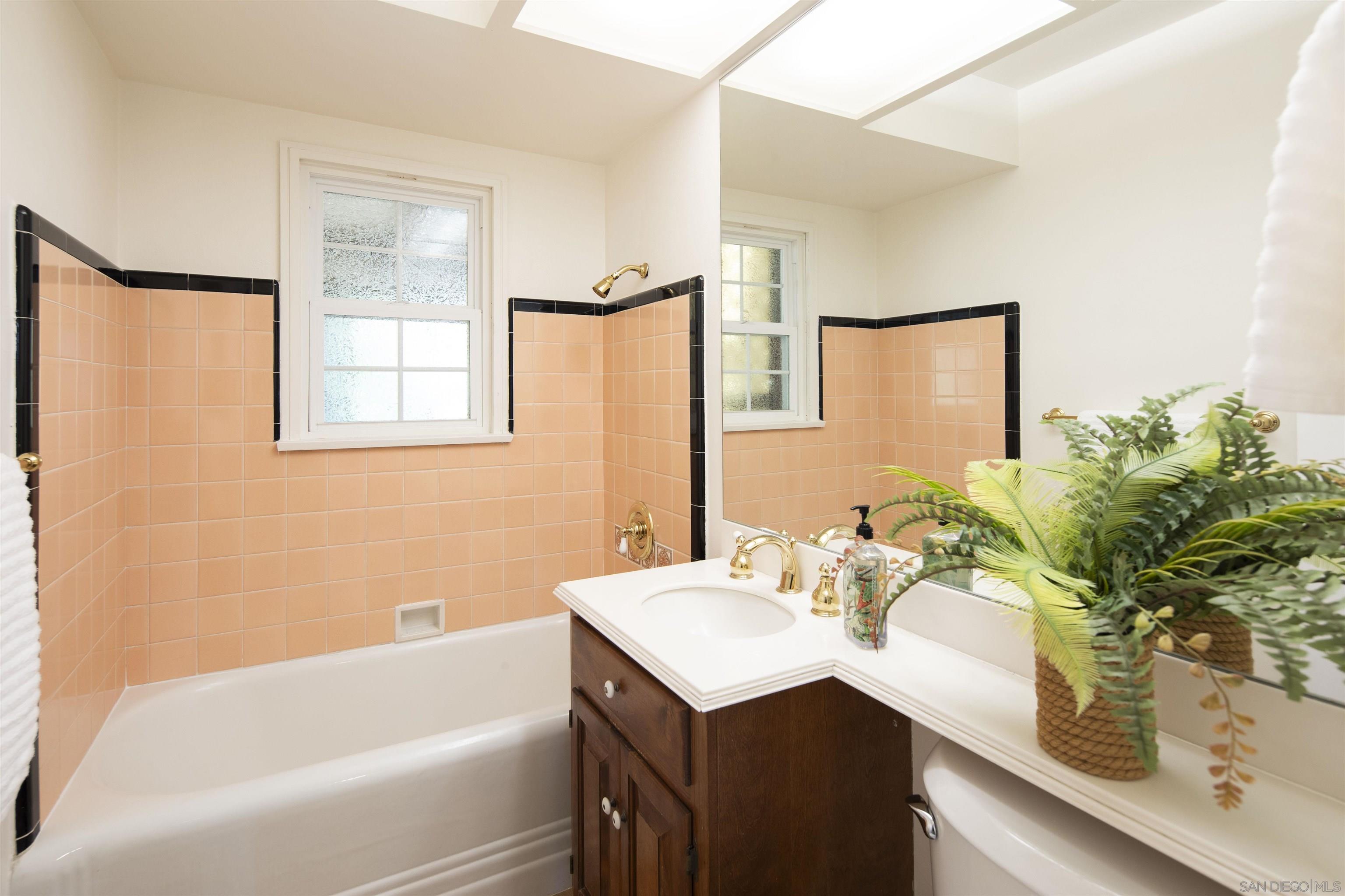 Detail Gallery Image 15 of 75 For 1820  Grove Road, El Cajon,  CA 92020 - 4 Beds | 3 Baths