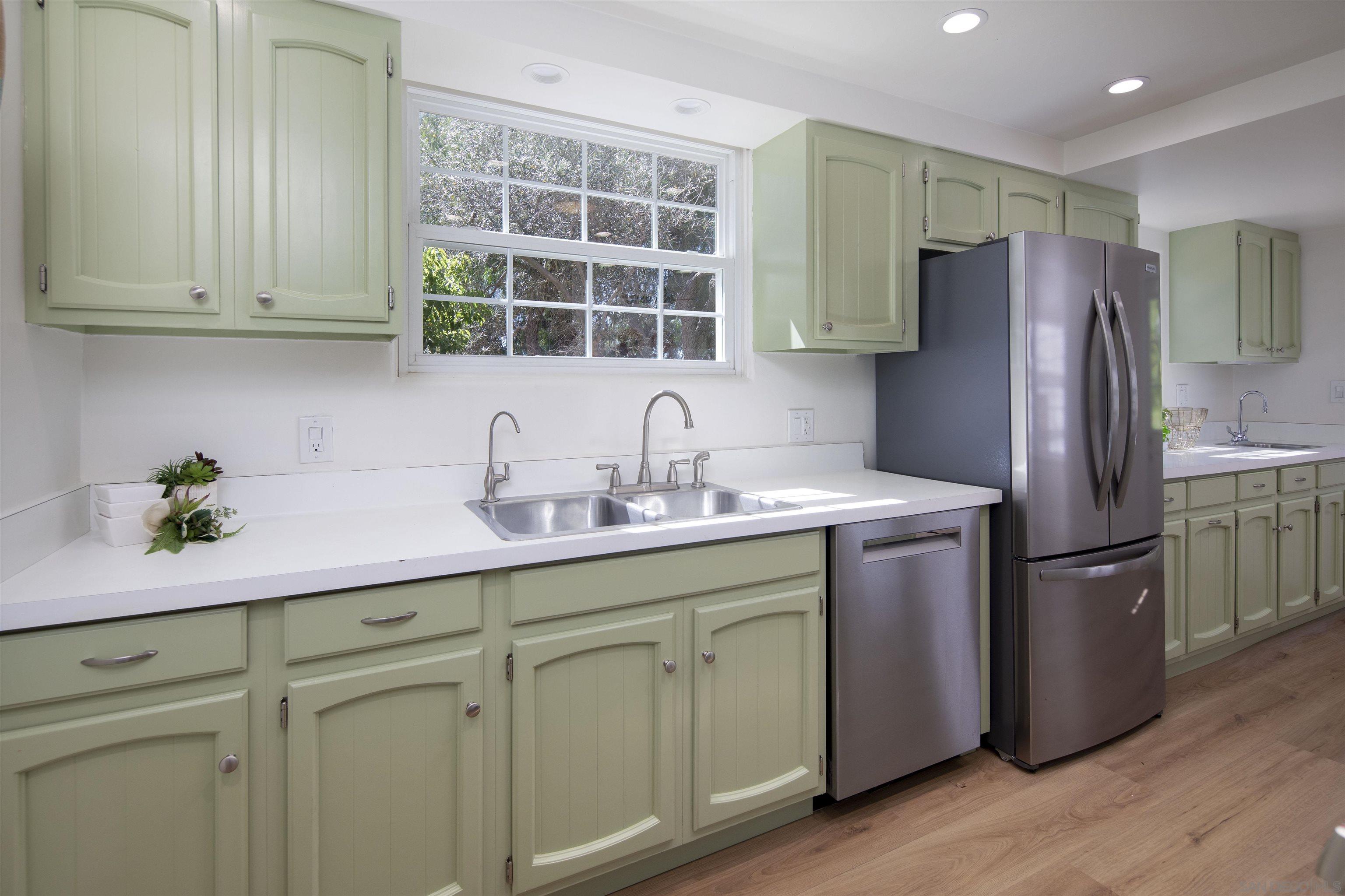 Detail Gallery Image 9 of 75 For 1820  Grove Road, El Cajon,  CA 92020 - 4 Beds | 3 Baths