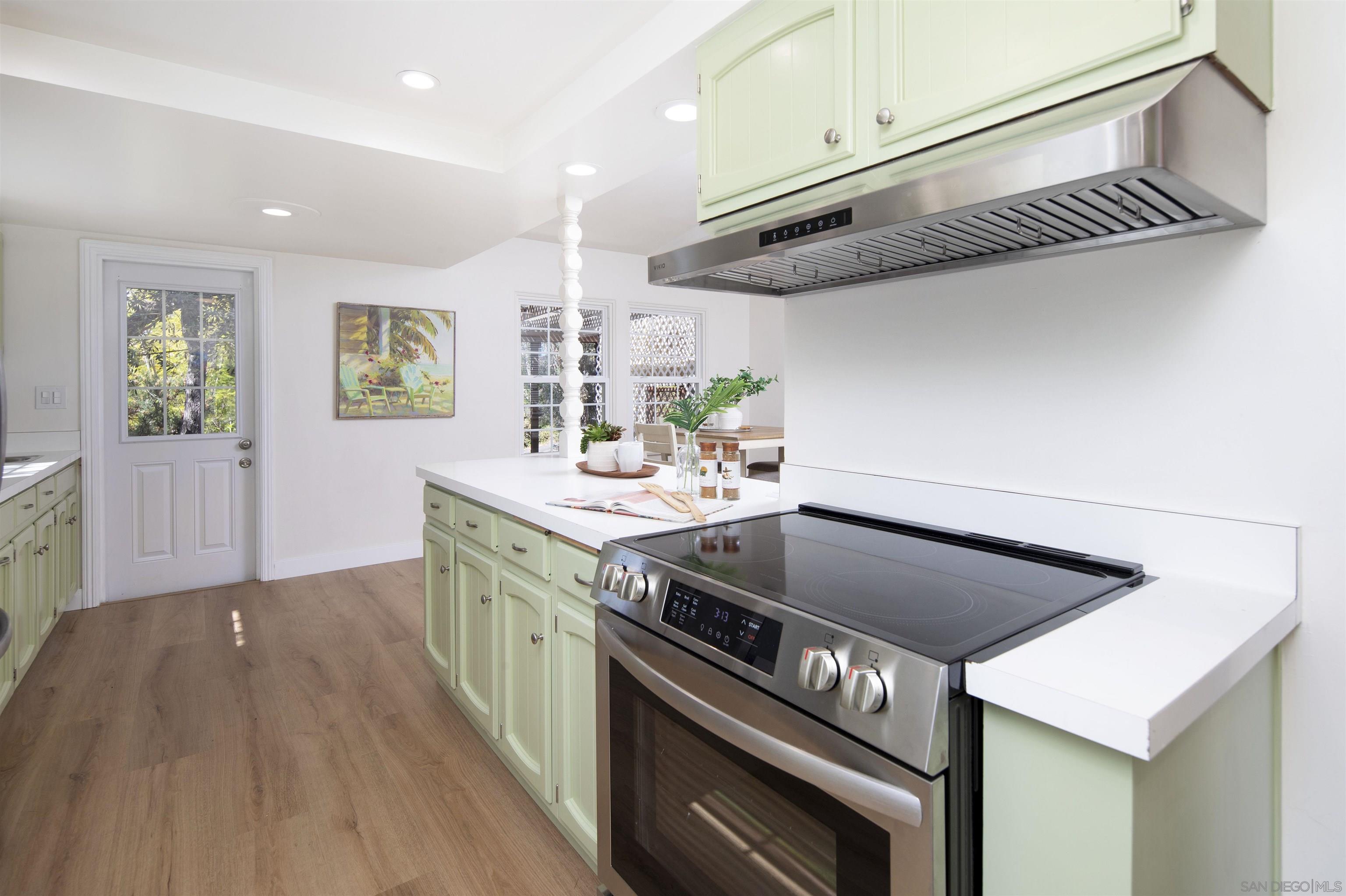 Detail Gallery Image 10 of 75 For 1820  Grove Road, El Cajon,  CA 92020 - 4 Beds | 3 Baths