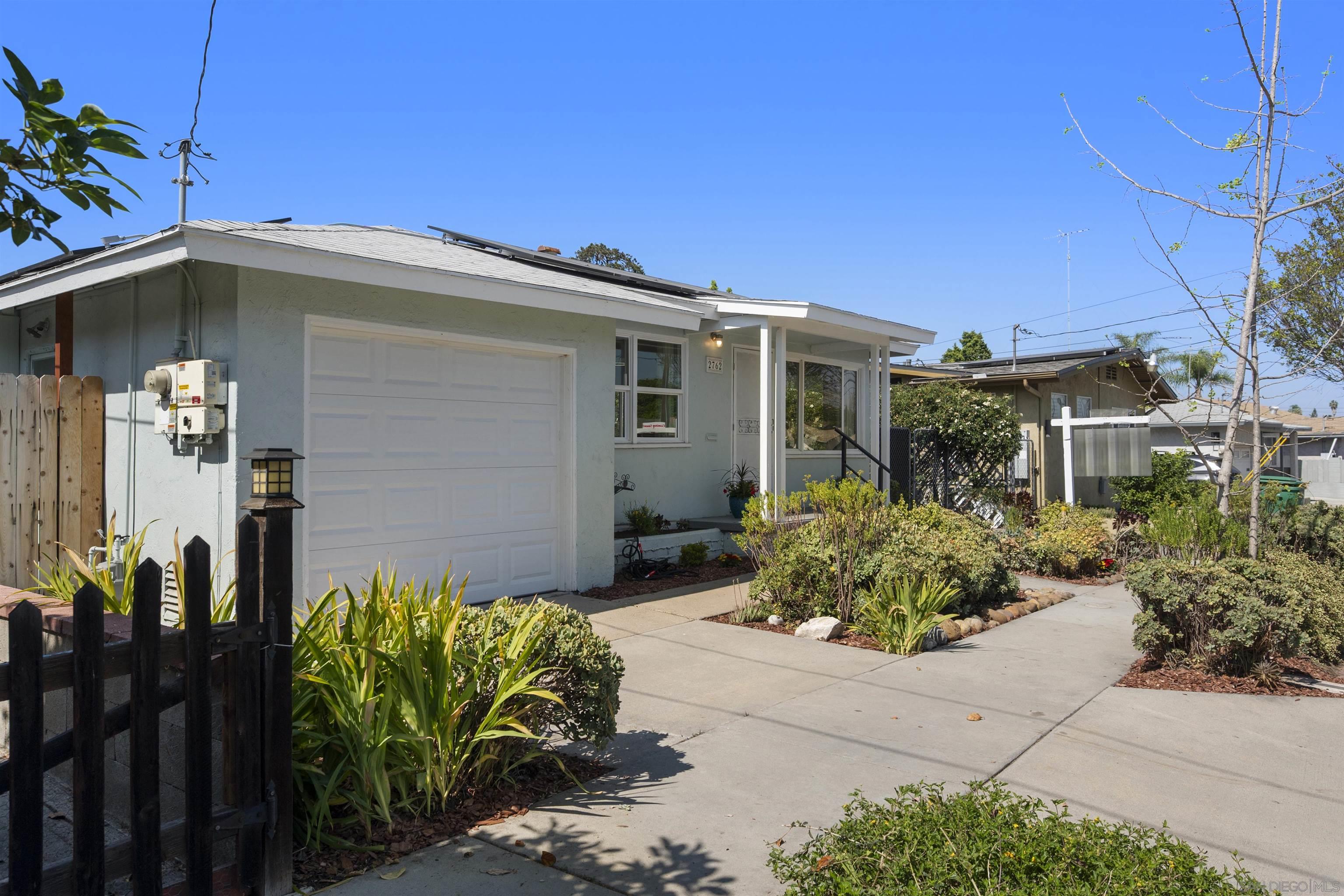 Detail Gallery Image 2 of 35 For 2762  Ridge View Drive, San Diego,  CA 92105 - 2 Beds | 1 Baths