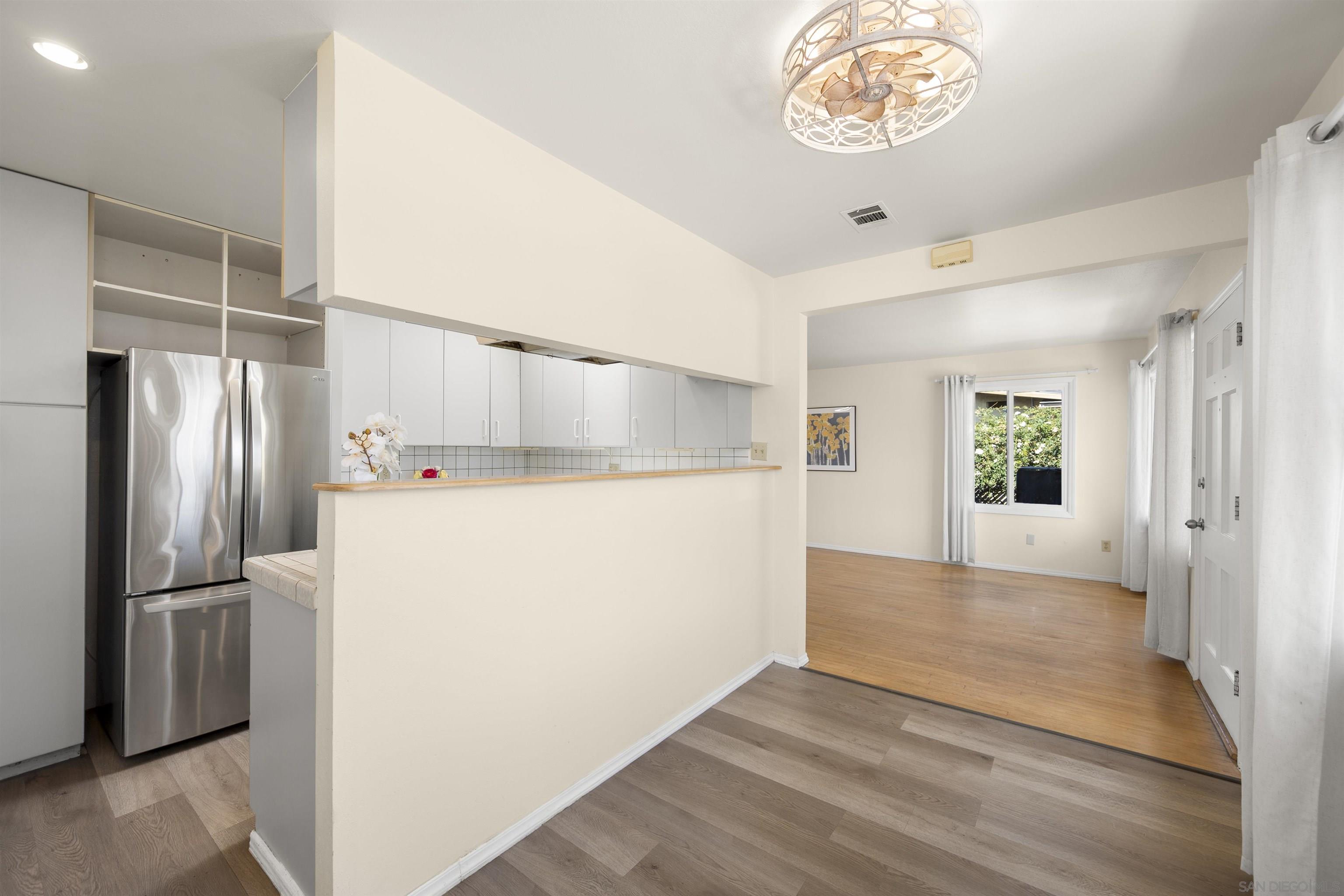 Detail Gallery Image 11 of 35 For 2762  Ridge View Drive, San Diego,  CA 92105 - 2 Beds | 1 Baths