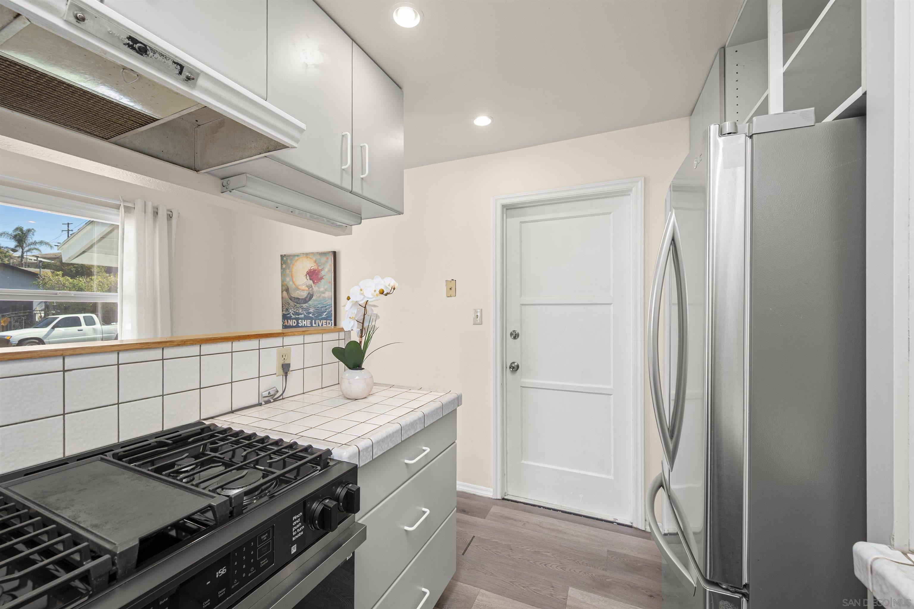 Detail Gallery Image 15 of 35 For 2762  Ridge View Drive, San Diego,  CA 92105 - 2 Beds | 1 Baths