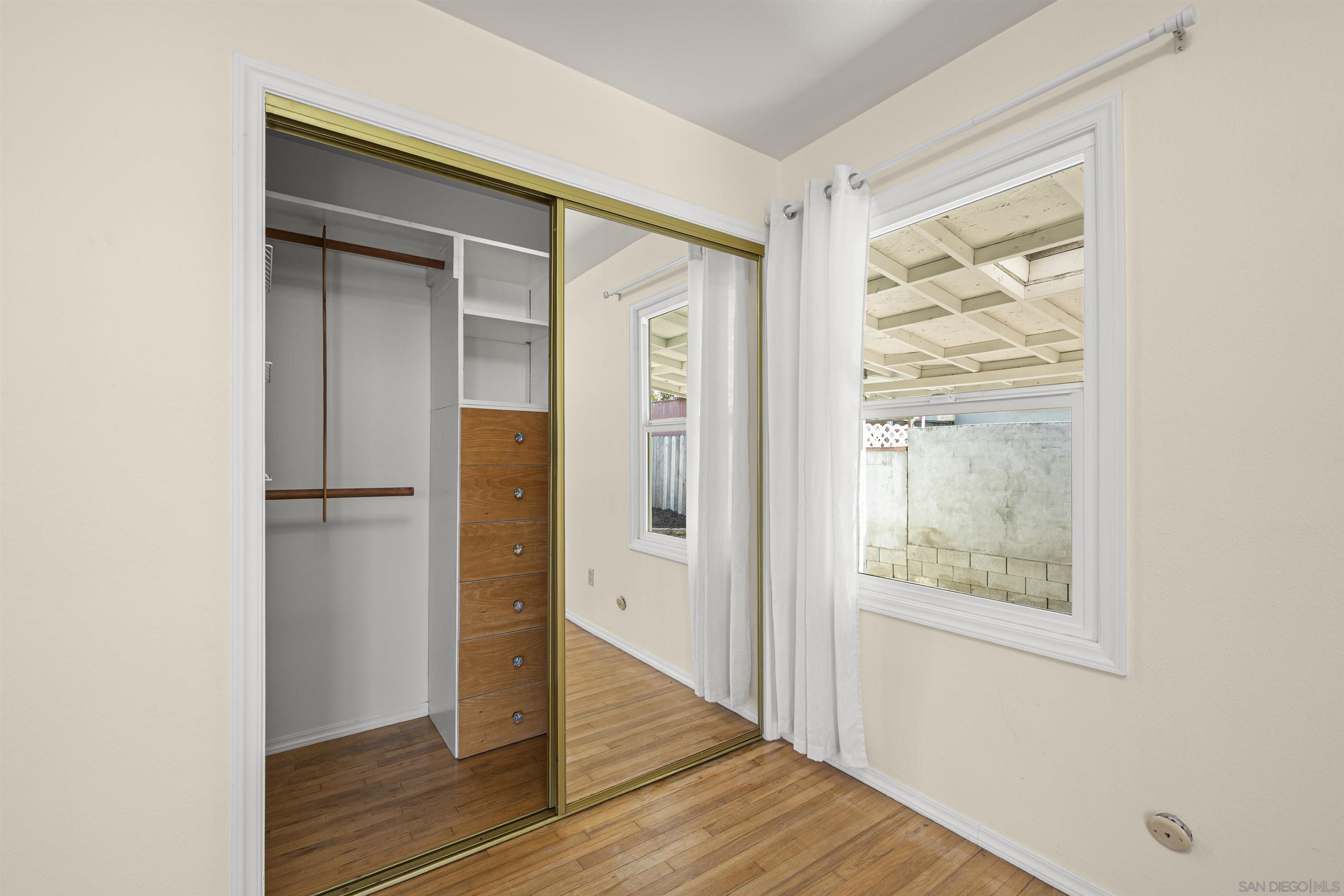 Detail Gallery Image 18 of 35 For 2762  Ridge View Drive, San Diego,  CA 92105 - 2 Beds | 1 Baths