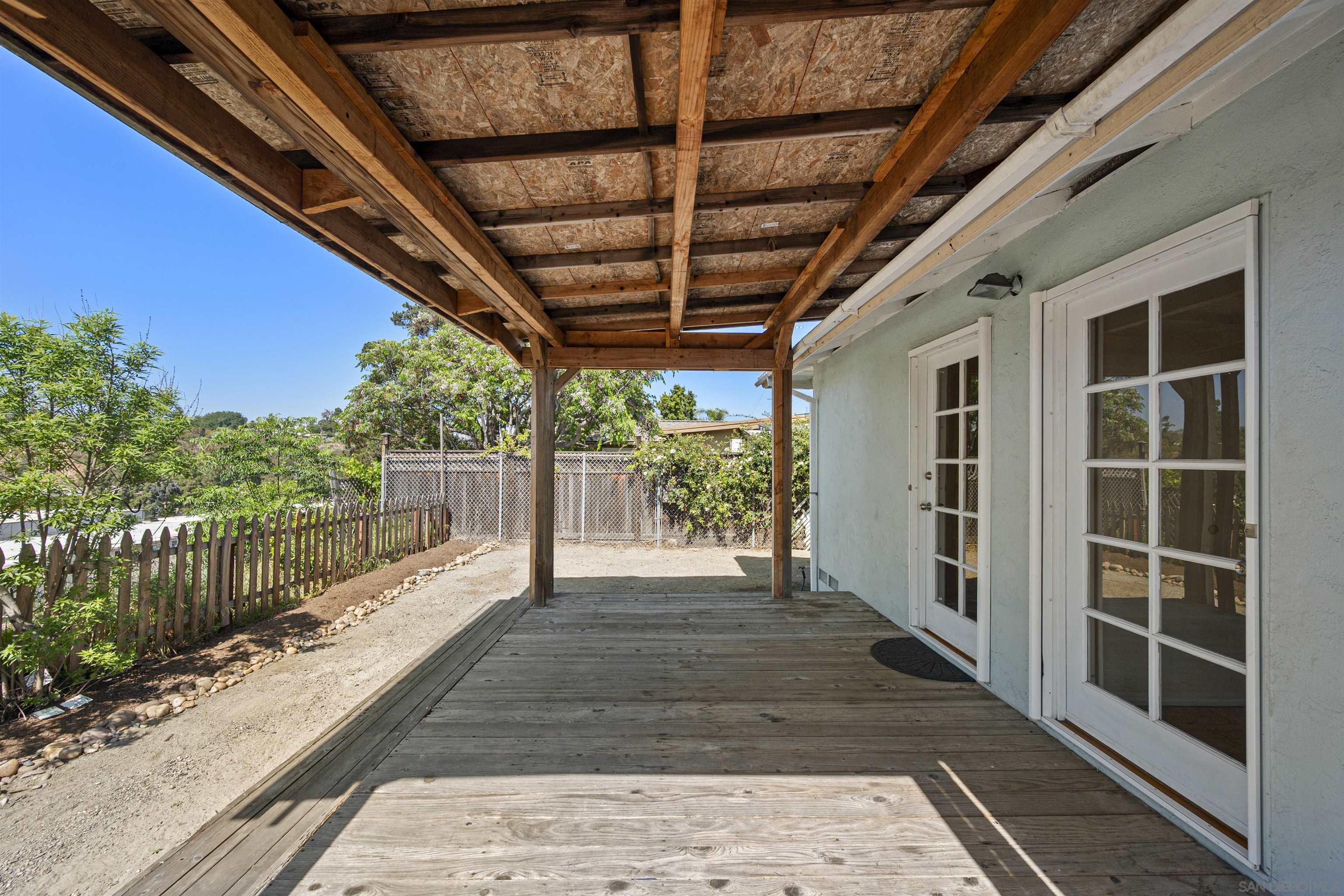 Detail Gallery Image 25 of 35 For 2762  Ridge View Drive, San Diego,  CA 92105 - 2 Beds | 1 Baths