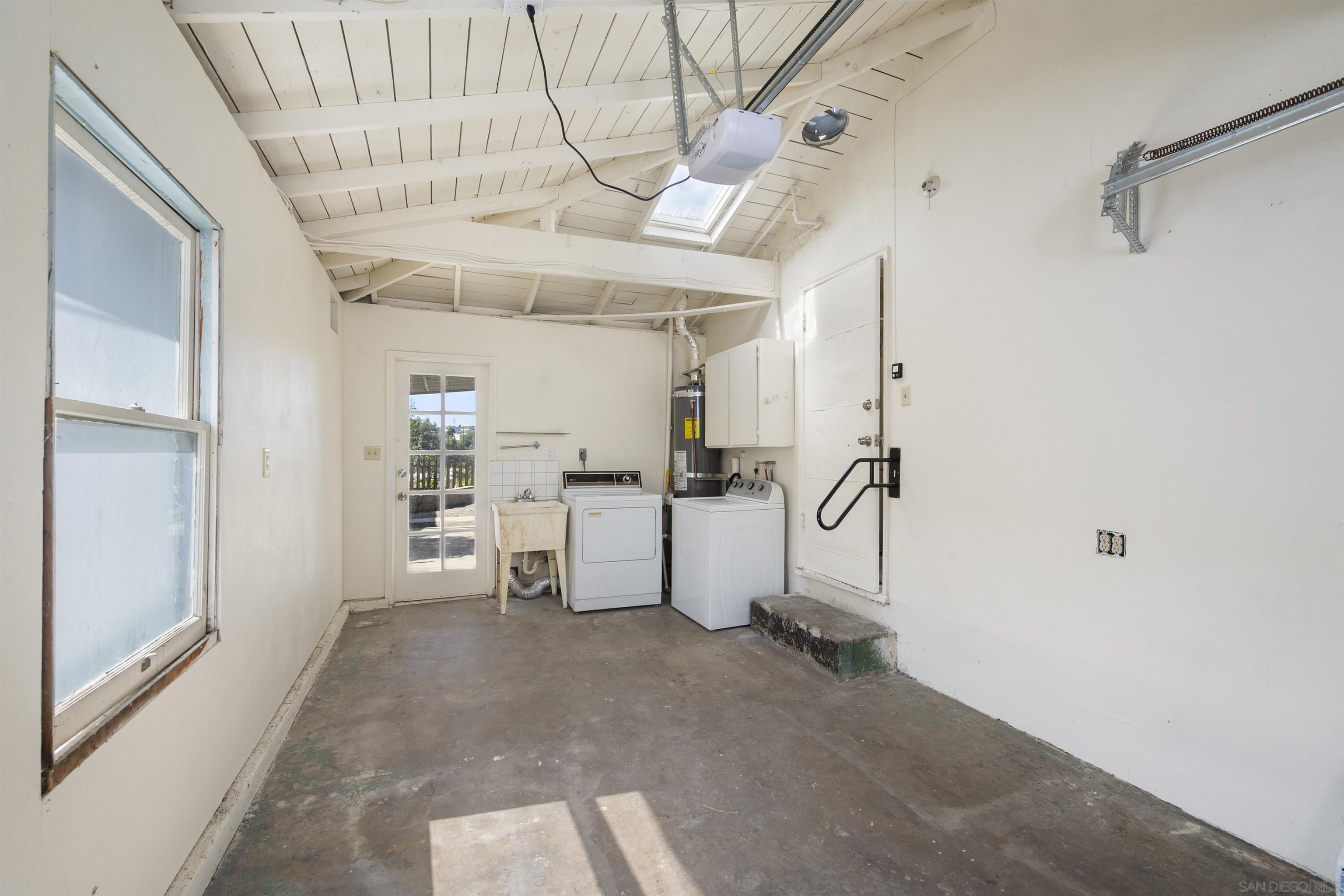 Detail Gallery Image 35 of 35 For 2762  Ridge View Drive, San Diego,  CA 92105 - 2 Beds | 1 Baths