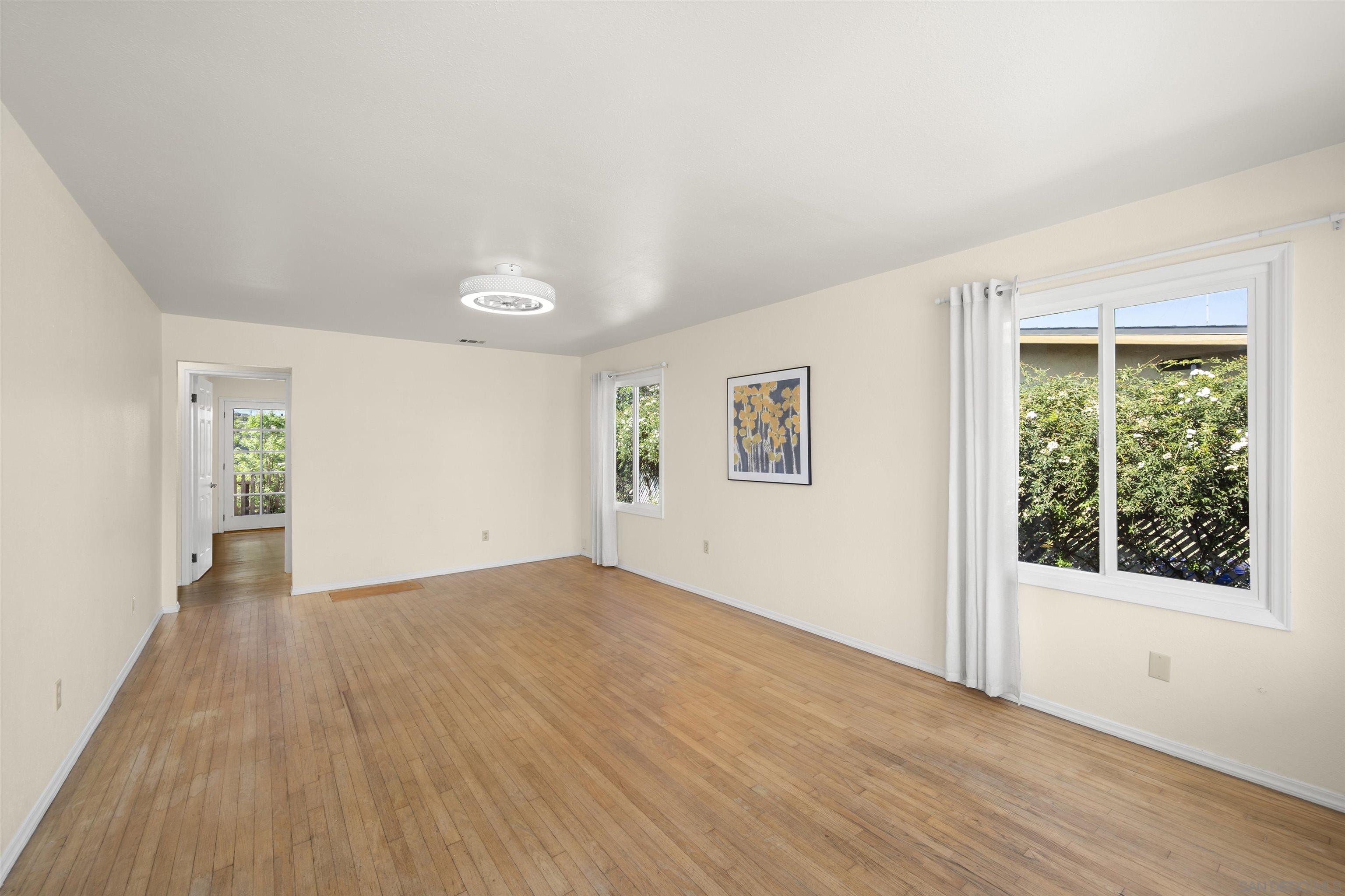 Detail Gallery Image 7 of 35 For 2762  Ridge View Drive, San Diego,  CA 92105 - 2 Beds | 1 Baths