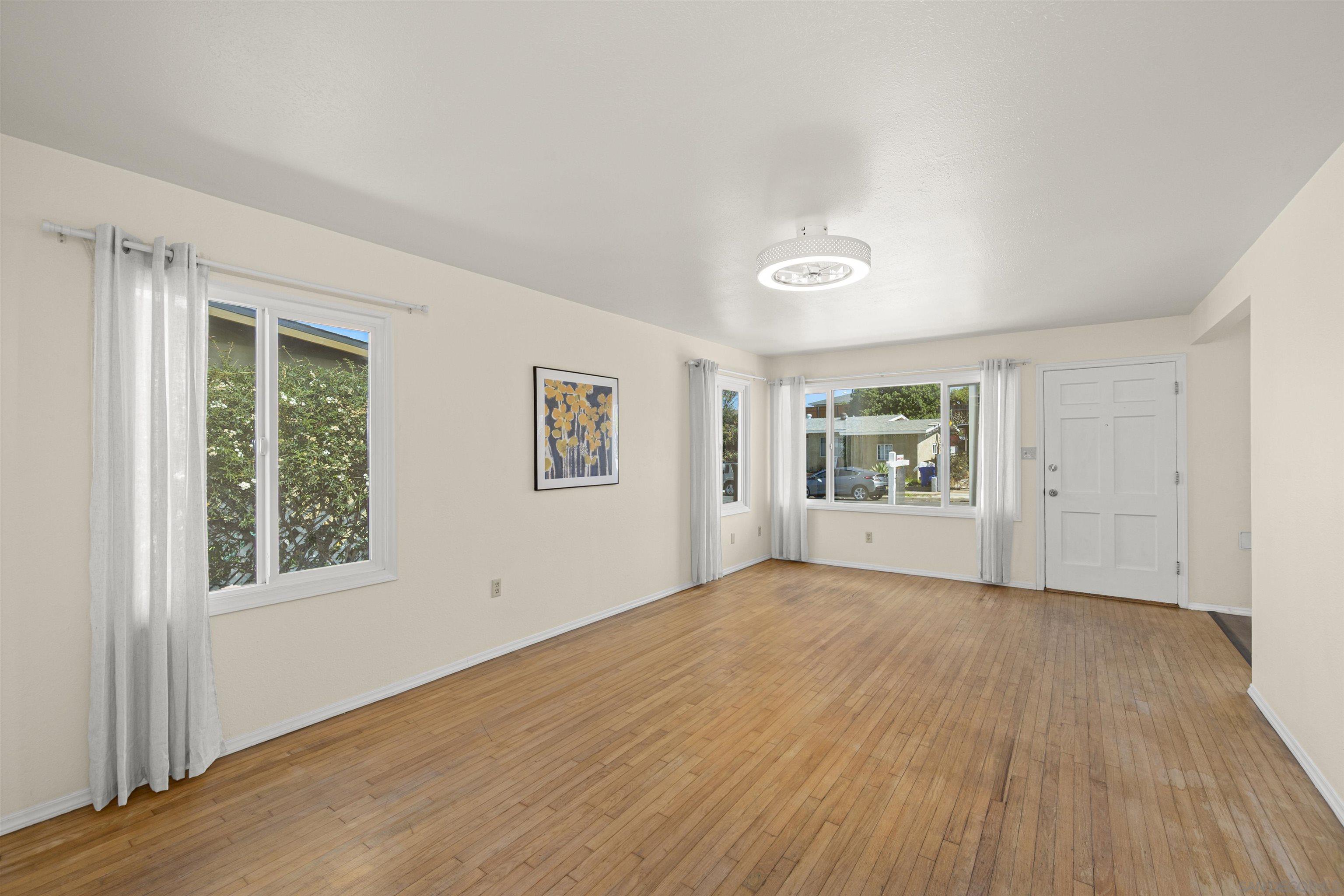 Detail Gallery Image 8 of 35 For 2762  Ridge View Drive, San Diego,  CA 92105 - 2 Beds | 1 Baths