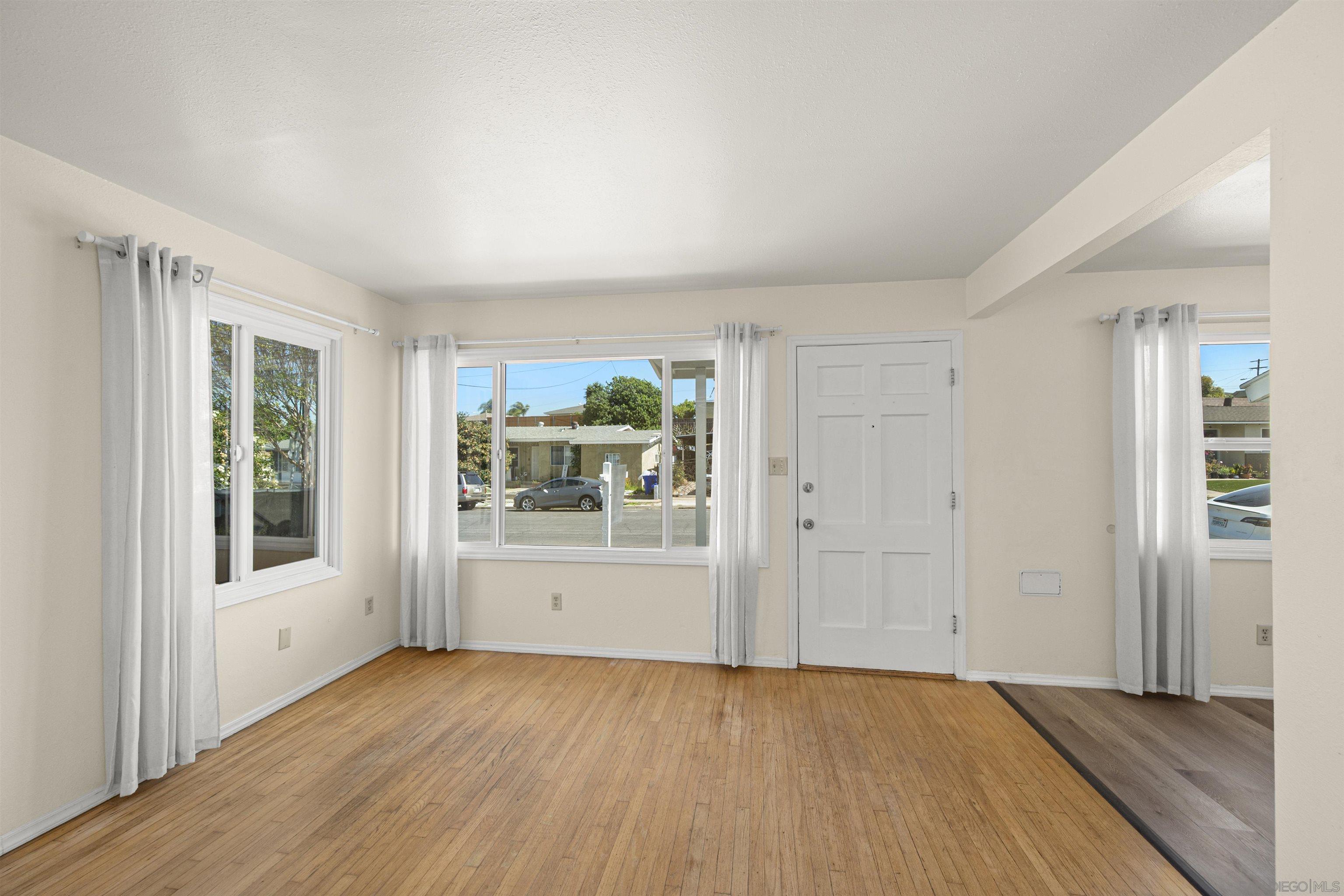 Detail Gallery Image 9 of 35 For 2762  Ridge View Drive, San Diego,  CA 92105 - 2 Beds | 1 Baths