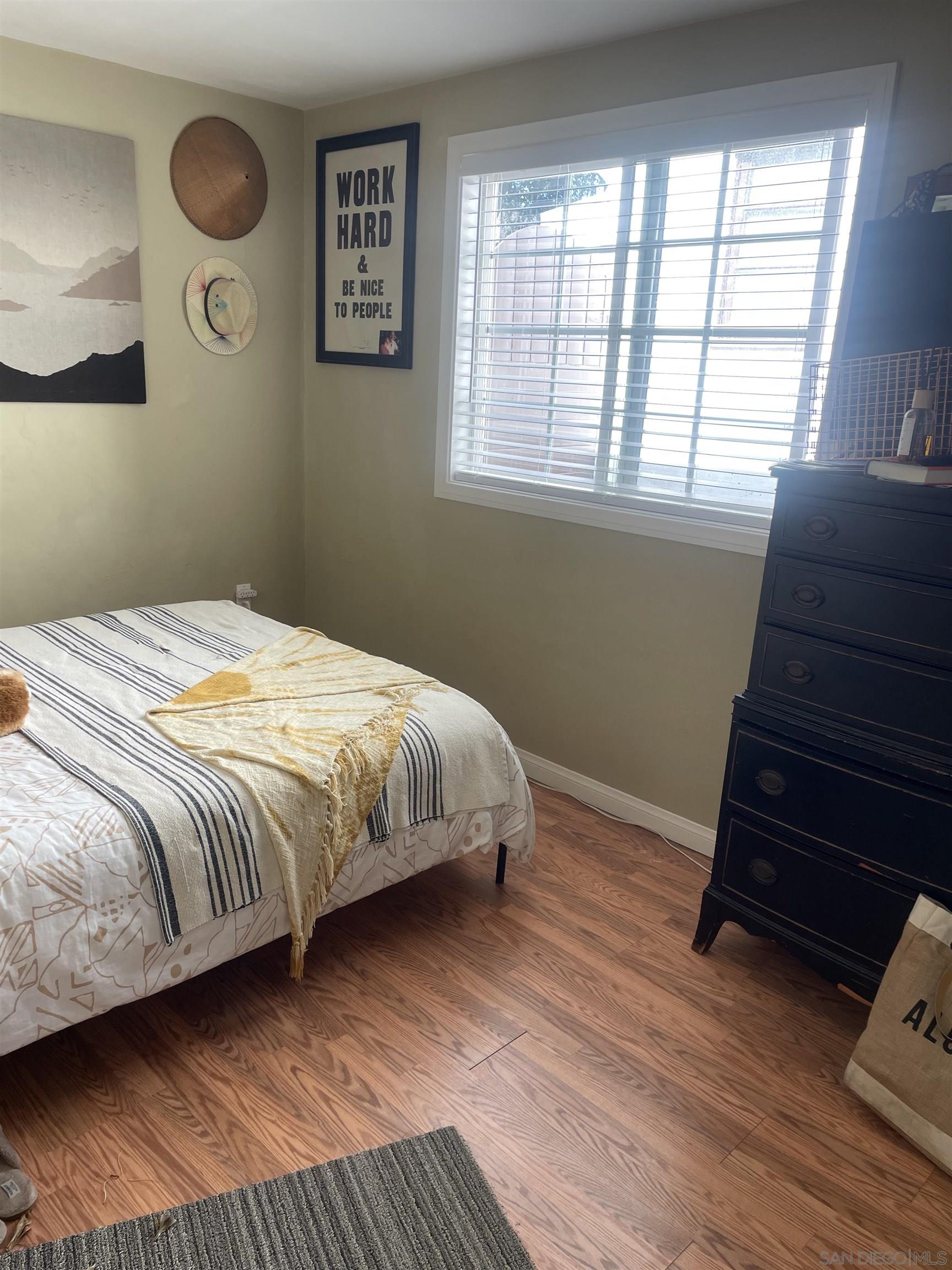 Detail Gallery Image 11 of 12 For 4511  Santa Monica Ave, San Diego,  CA 92107 - 3 Beds | 2 Baths