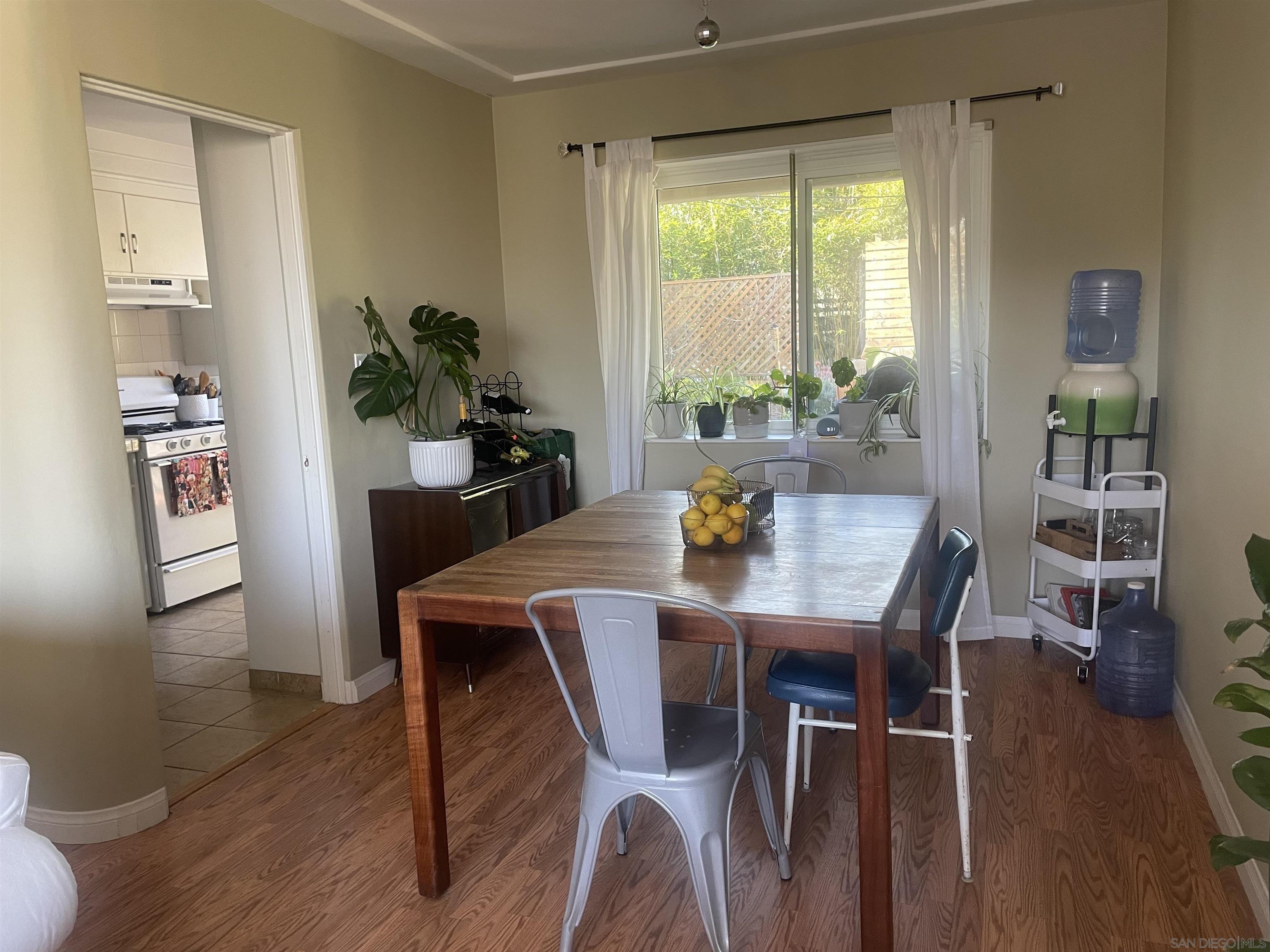 Detail Gallery Image 5 of 12 For 4511  Santa Monica Ave, San Diego,  CA 92107 - 3 Beds | 2 Baths