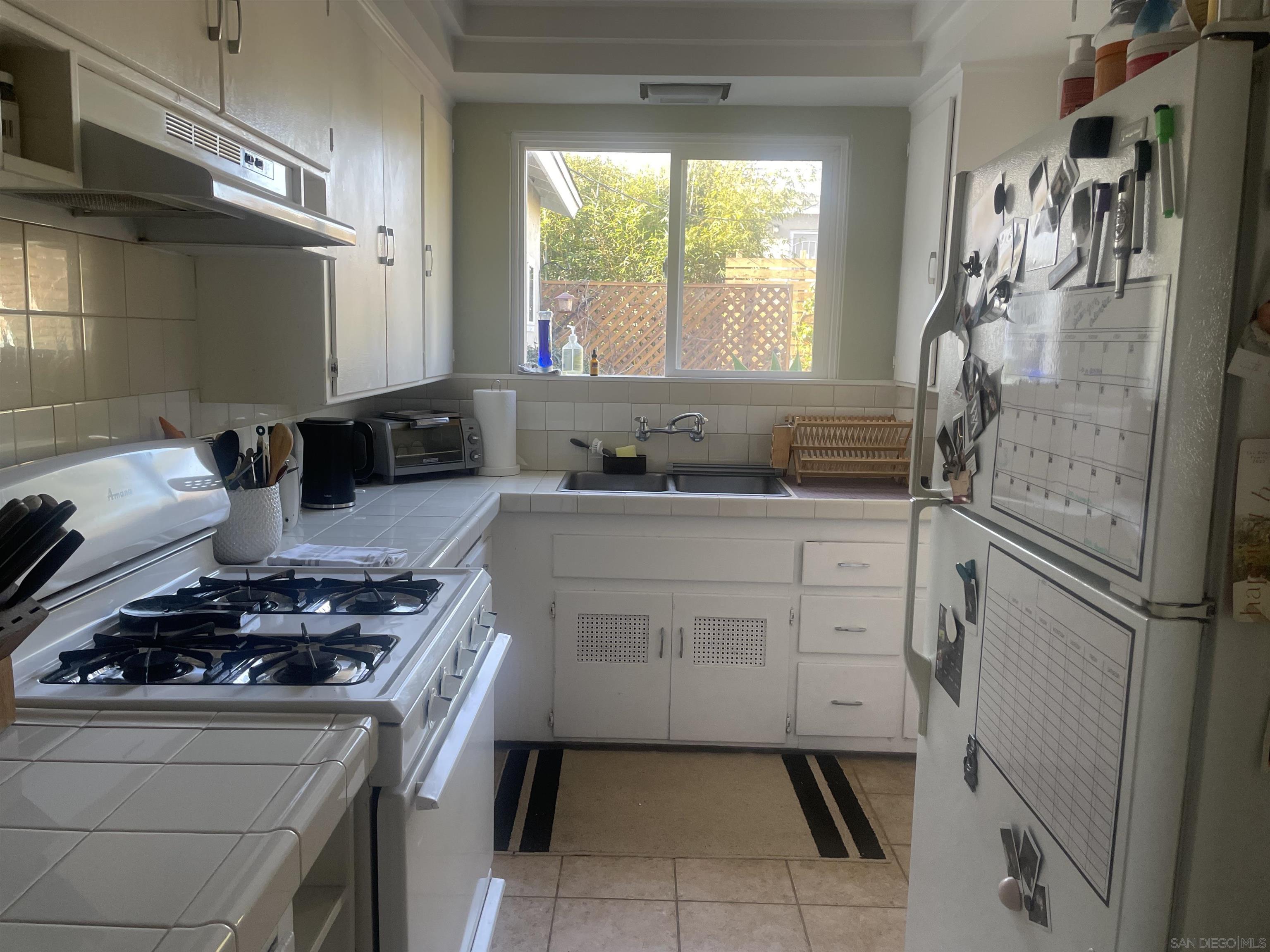 Detail Gallery Image 6 of 12 For 4511  Santa Monica Ave, San Diego,  CA 92107 - 3 Beds | 2 Baths