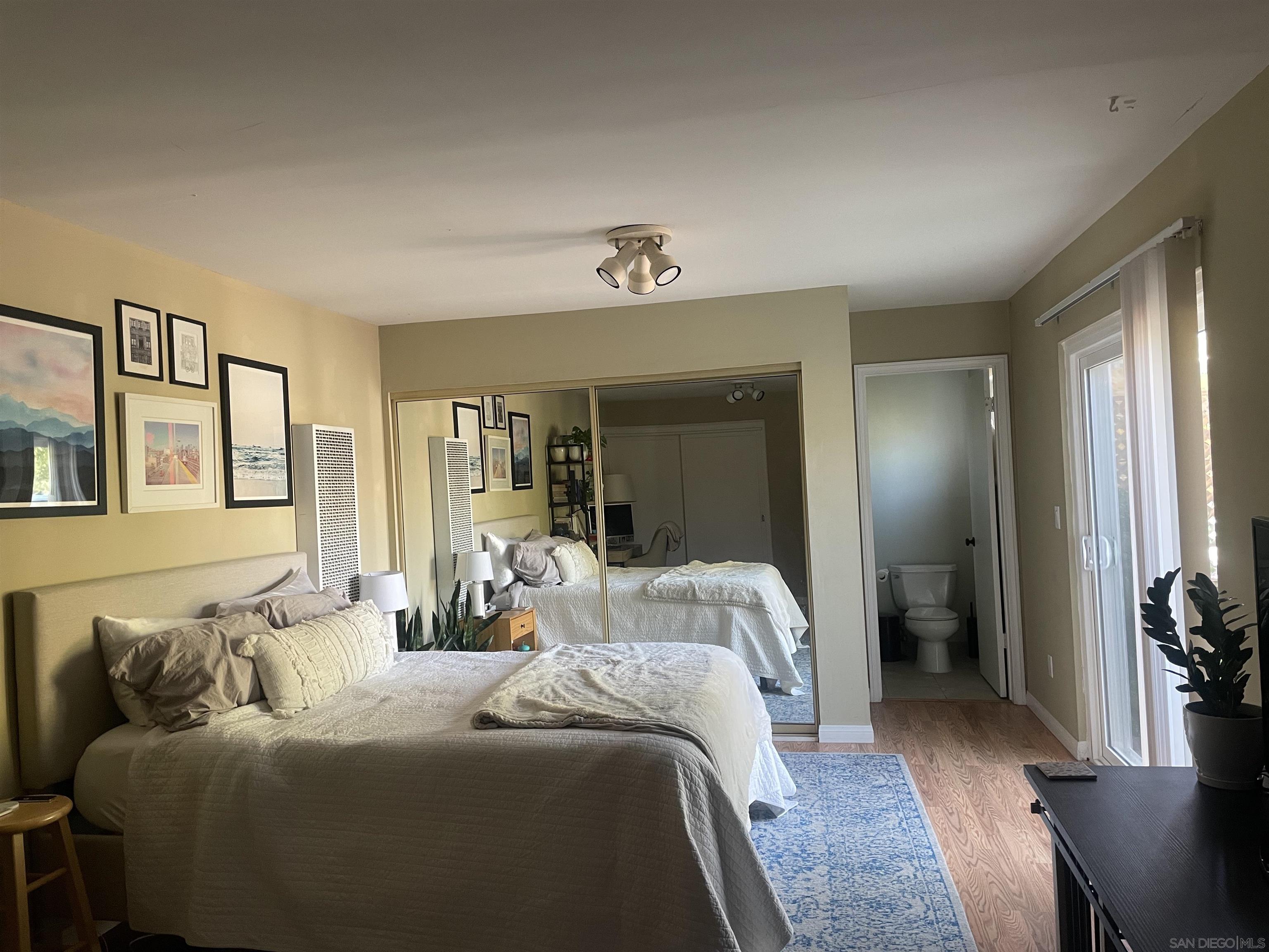 Detail Gallery Image 9 of 12 For 4511  Santa Monica Ave, San Diego,  CA 92107 - 3 Beds | 2 Baths