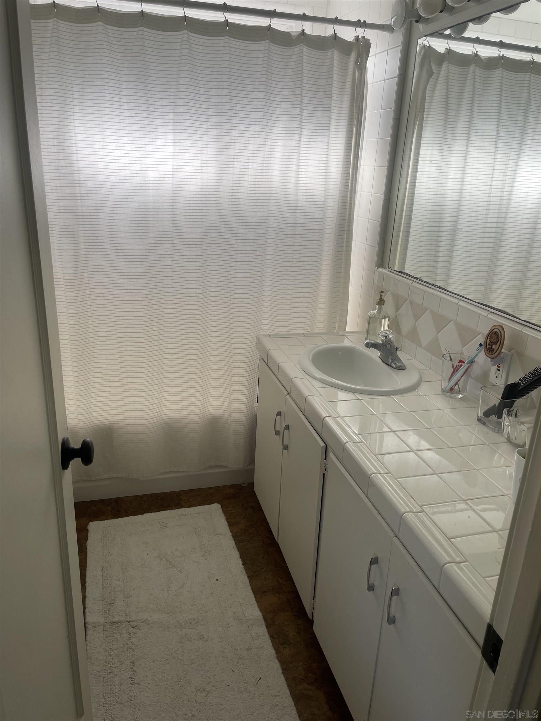 Detail Gallery Image 10 of 12 For 4511  Santa Monica Ave, San Diego,  CA 92107 - 3 Beds | 2 Baths