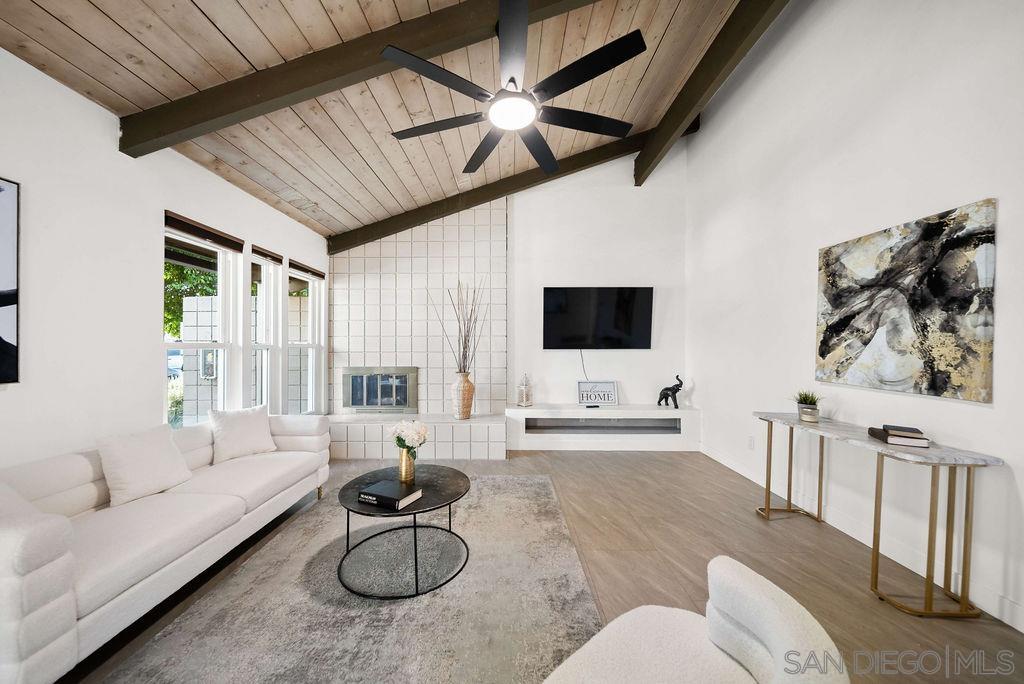 Detail Gallery Image 2 of 29 For 1250 E Madison Ave   #C,  El Cajon,  CA 92021 - 2 Beds | 2 Baths